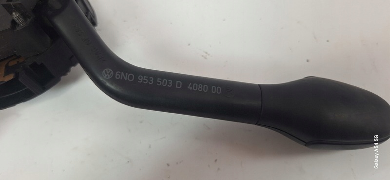 Commodo essuie glace VW POLO 6N0953503
