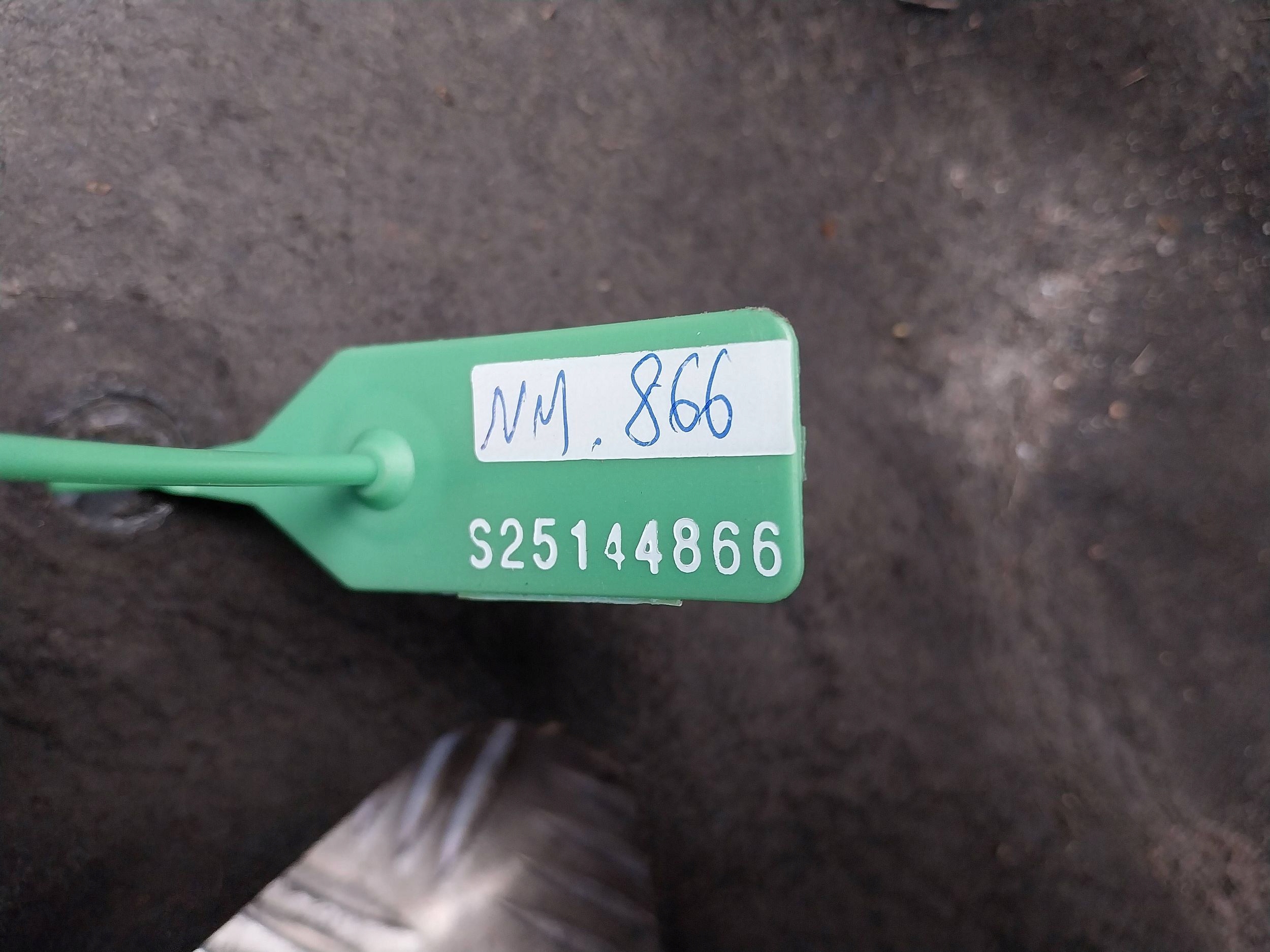 mudguard left rear part A2056900730 MERCEDES C-KLASA W205