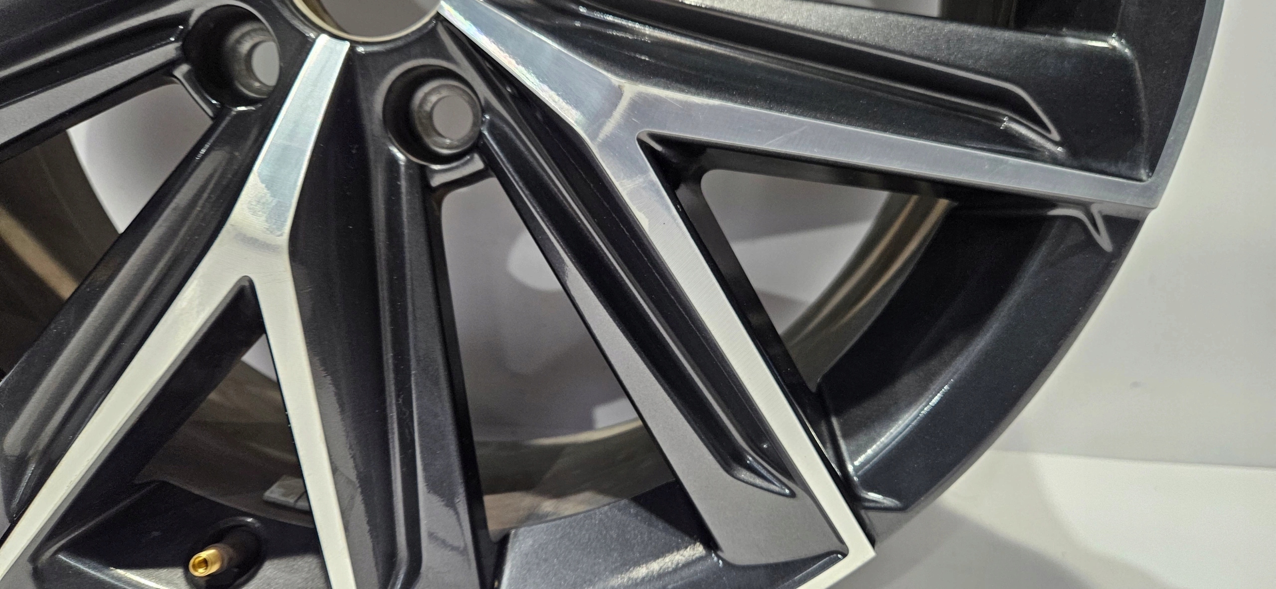 disk hliníkový LEXUS 18X7J ET40 originál CJT