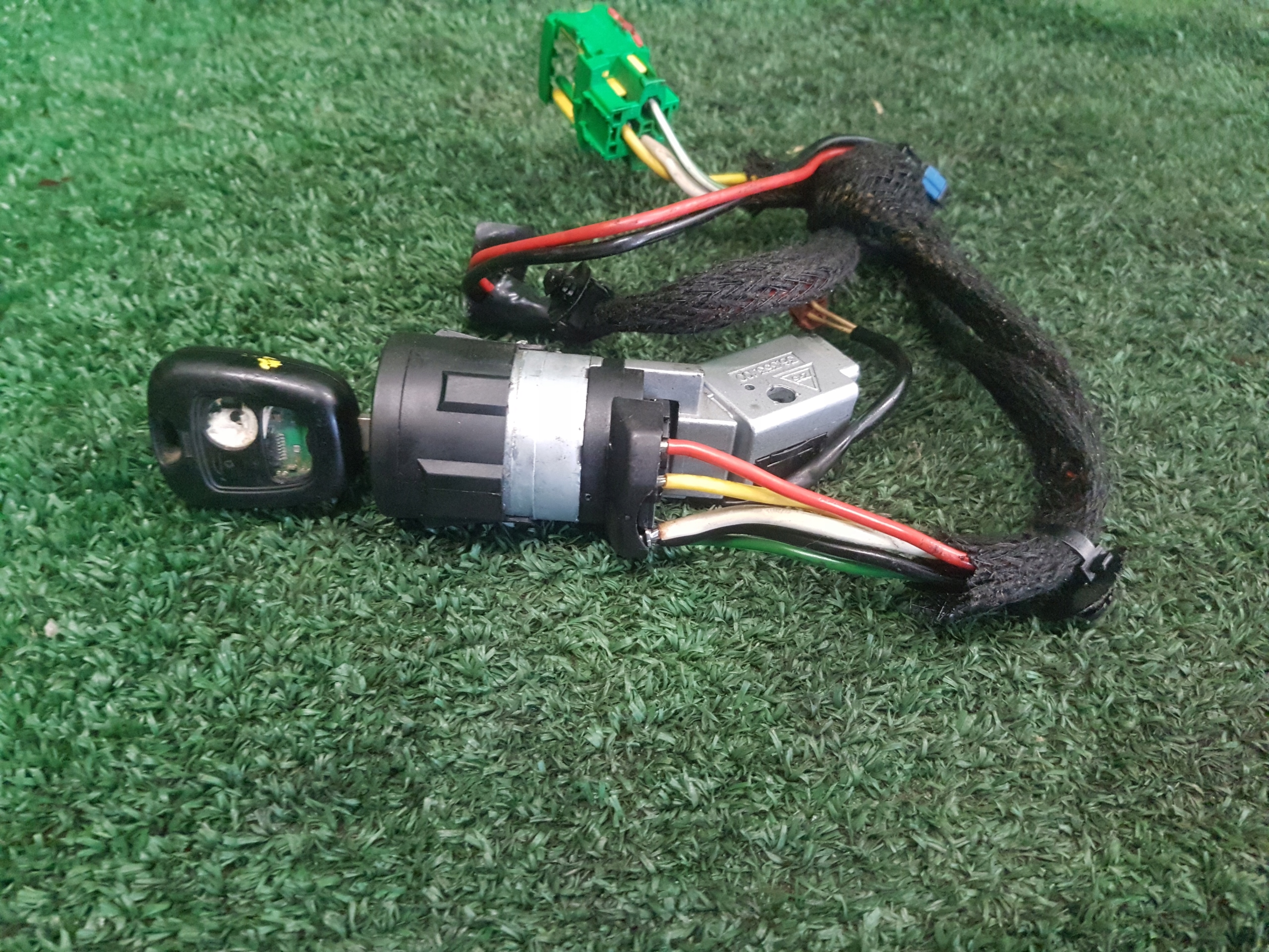 ignition Z KLUCZYKIEM PEUGEOT 307 36353100