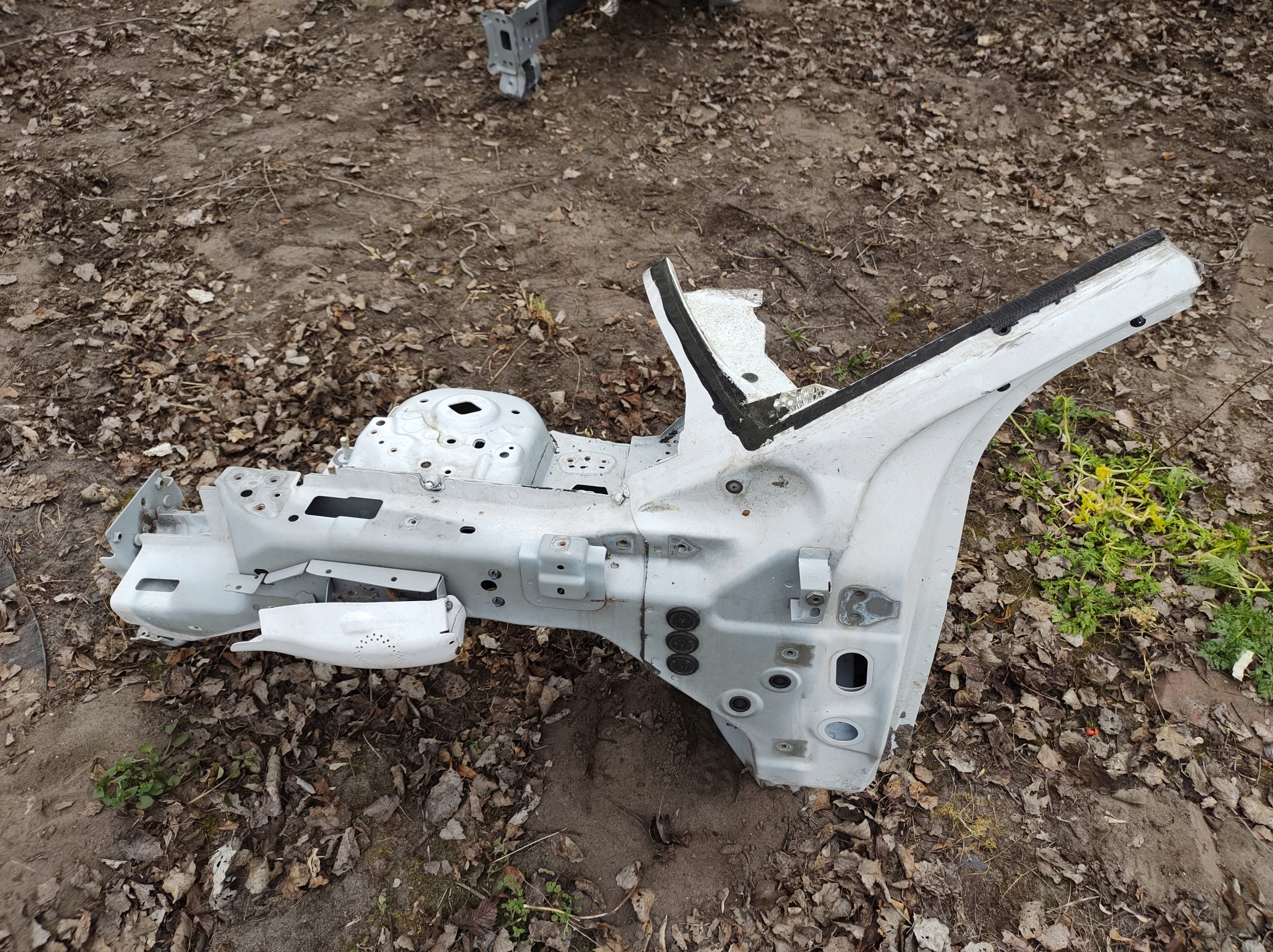 RANGE ROVER EVOQUE 12 ЛОНЖЕРОН СТІЙКА ПОРІГ ЛІВИЙ