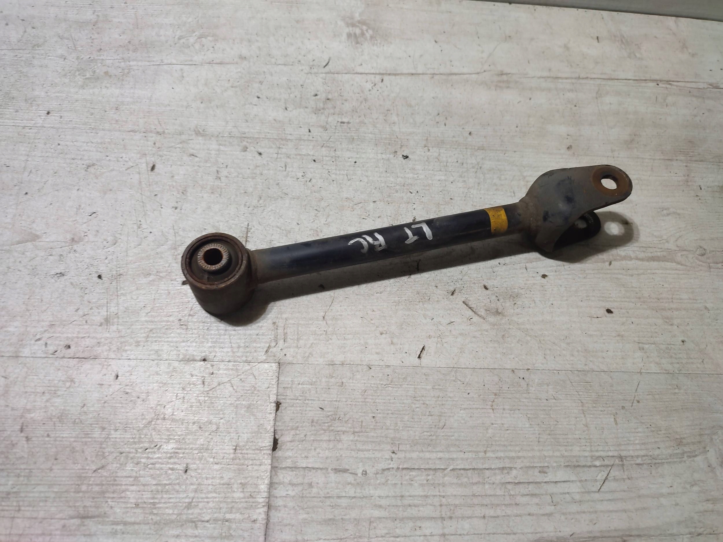 Lexus RC 2019 rear part side left arm rear