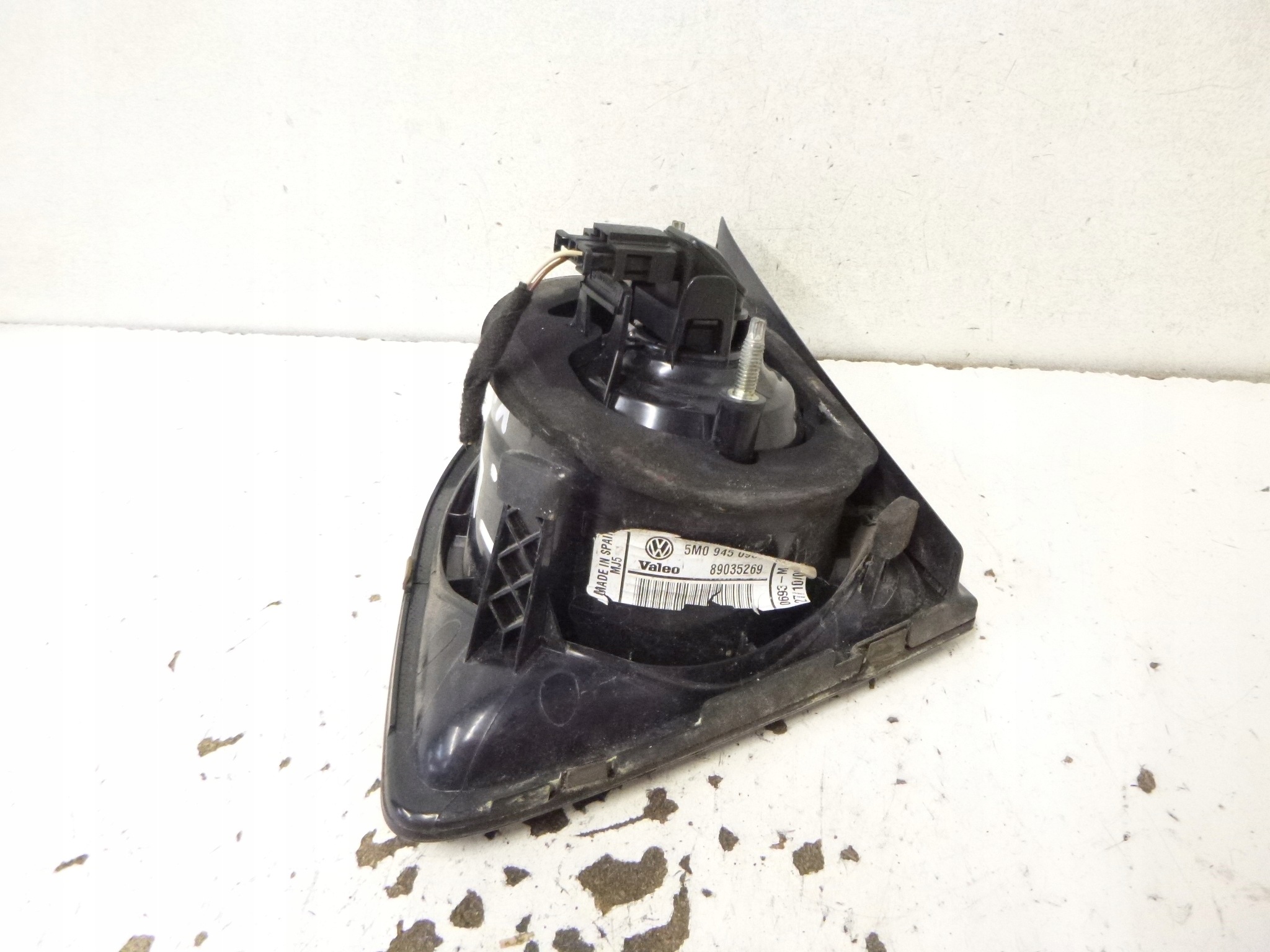 light rear part left Z bonnet VW GOLF V plus VALEO original 2006 5M0945093