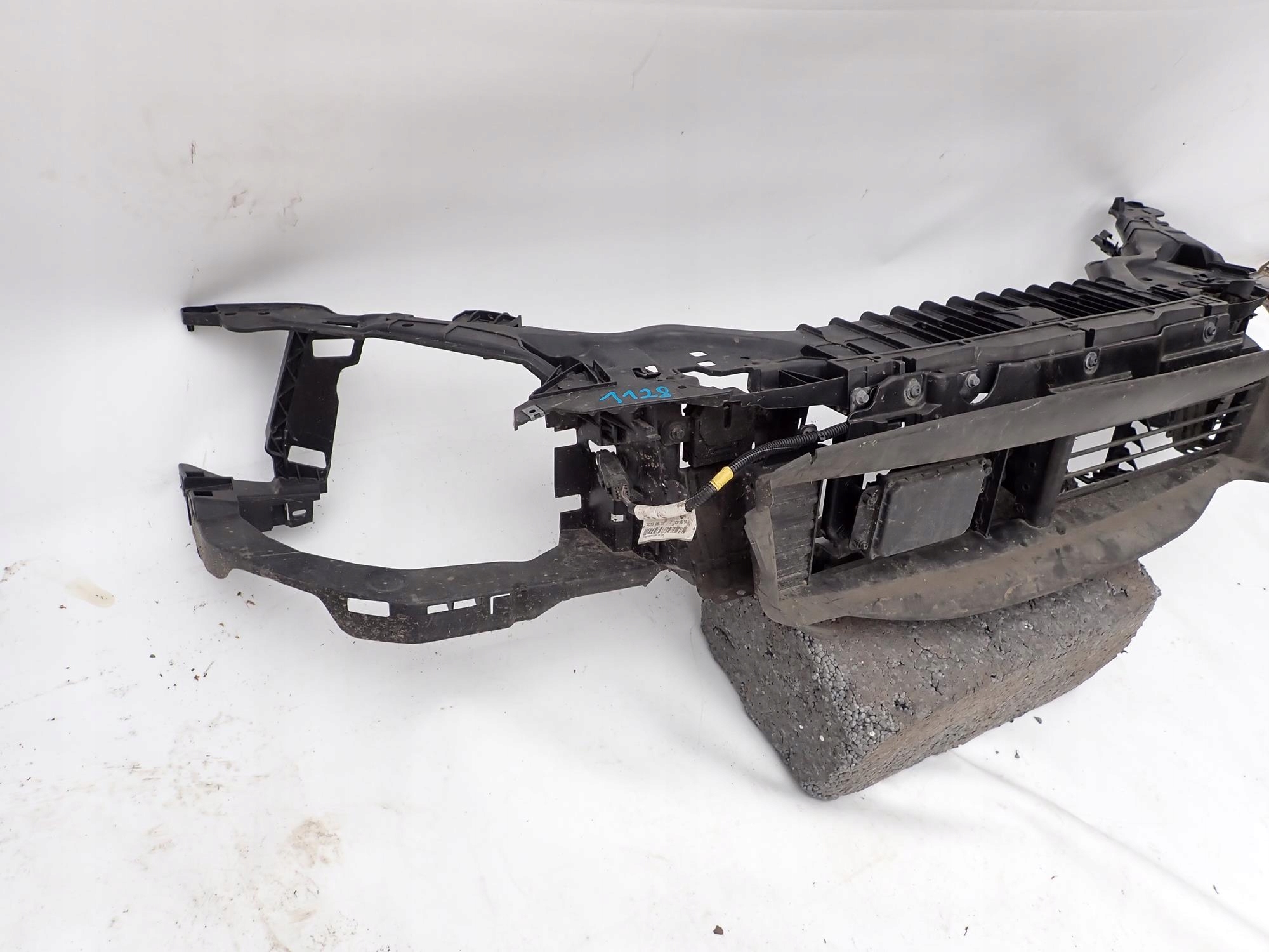 VOLVO V60 and 1 S60 II 2 LIFT 13-18 support panel for radiators pillar
