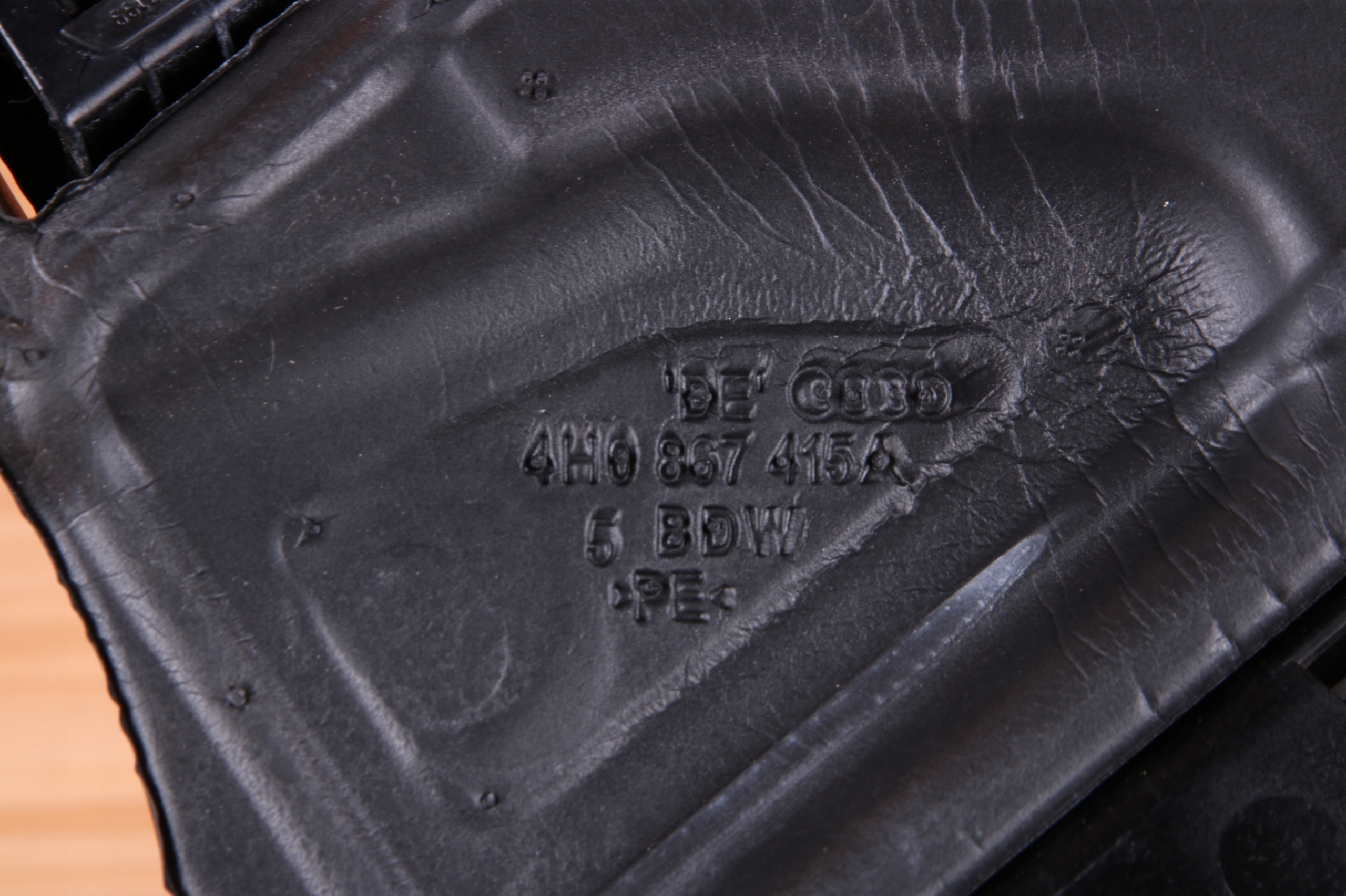 AUDI A8 D4 4H moulding door left rear part 4H0867415A