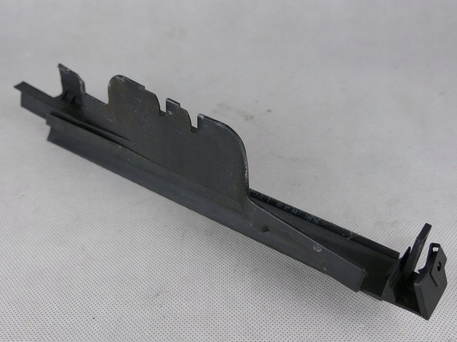 MERCEDES SLK R171 DICHTSATZ BLENDE ABDECKUNG RECHTS HECK