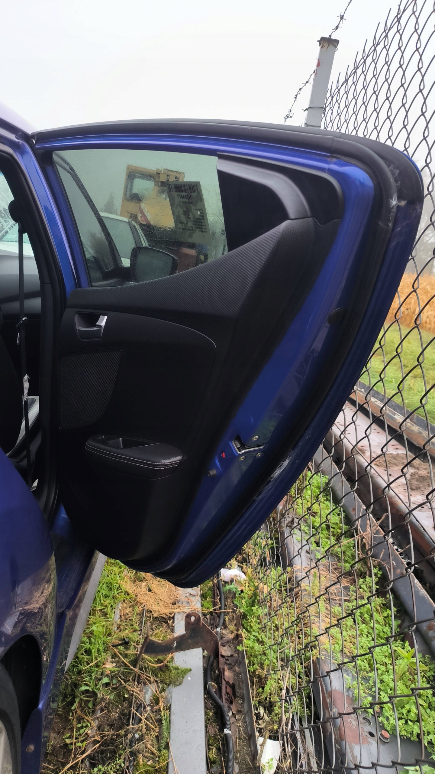 Tür rechts heck UU9 HYUNDAI VELOSTER unter MONTAZ