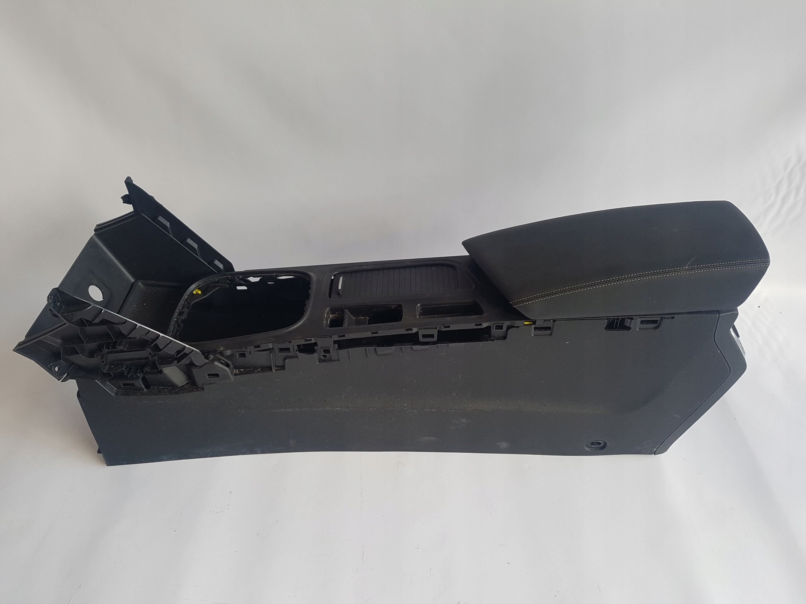 ЦЕНТРАЛЬНЫЙ ПОДЛОКОТНИК RENAULT MEGANE IV 16-