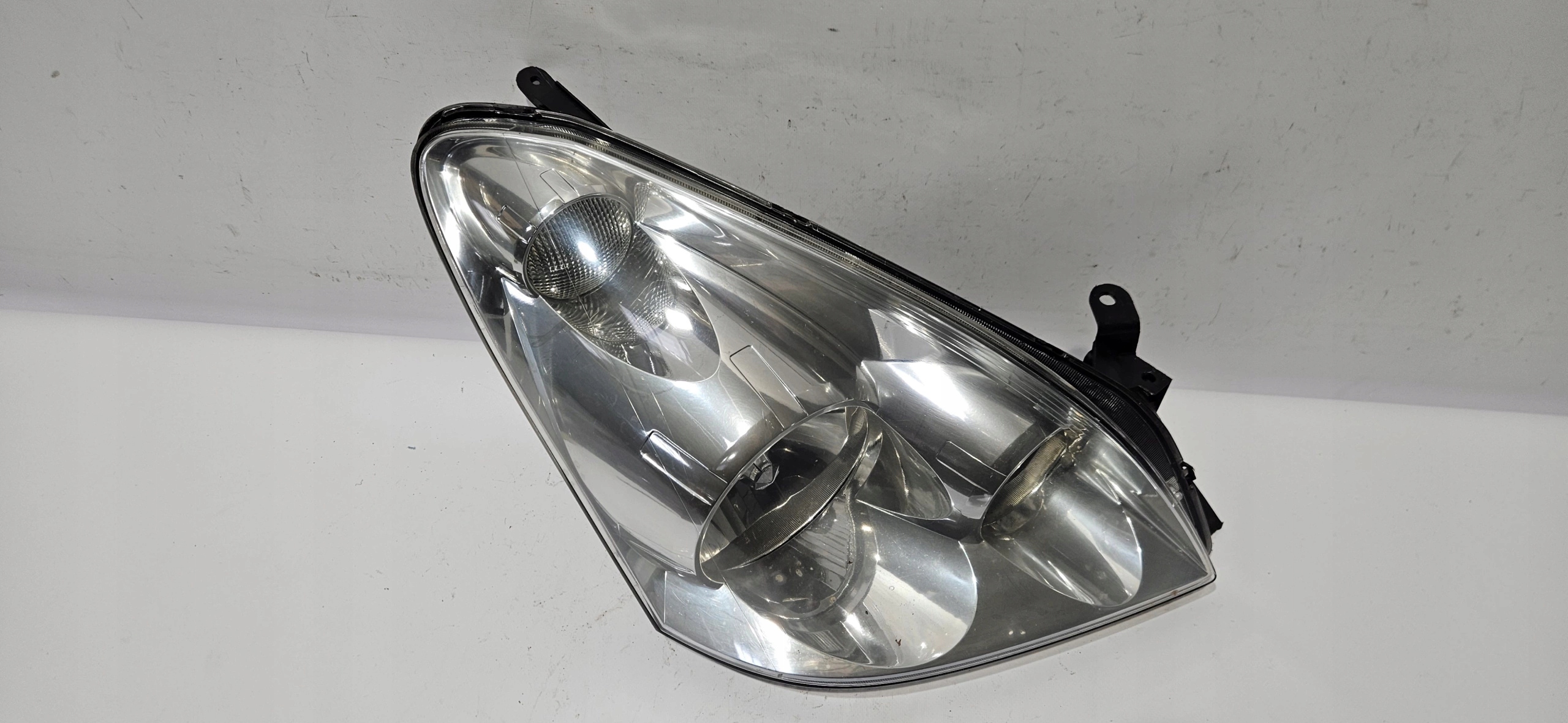 light right front TOYOTA VERSO LIFT 07-09