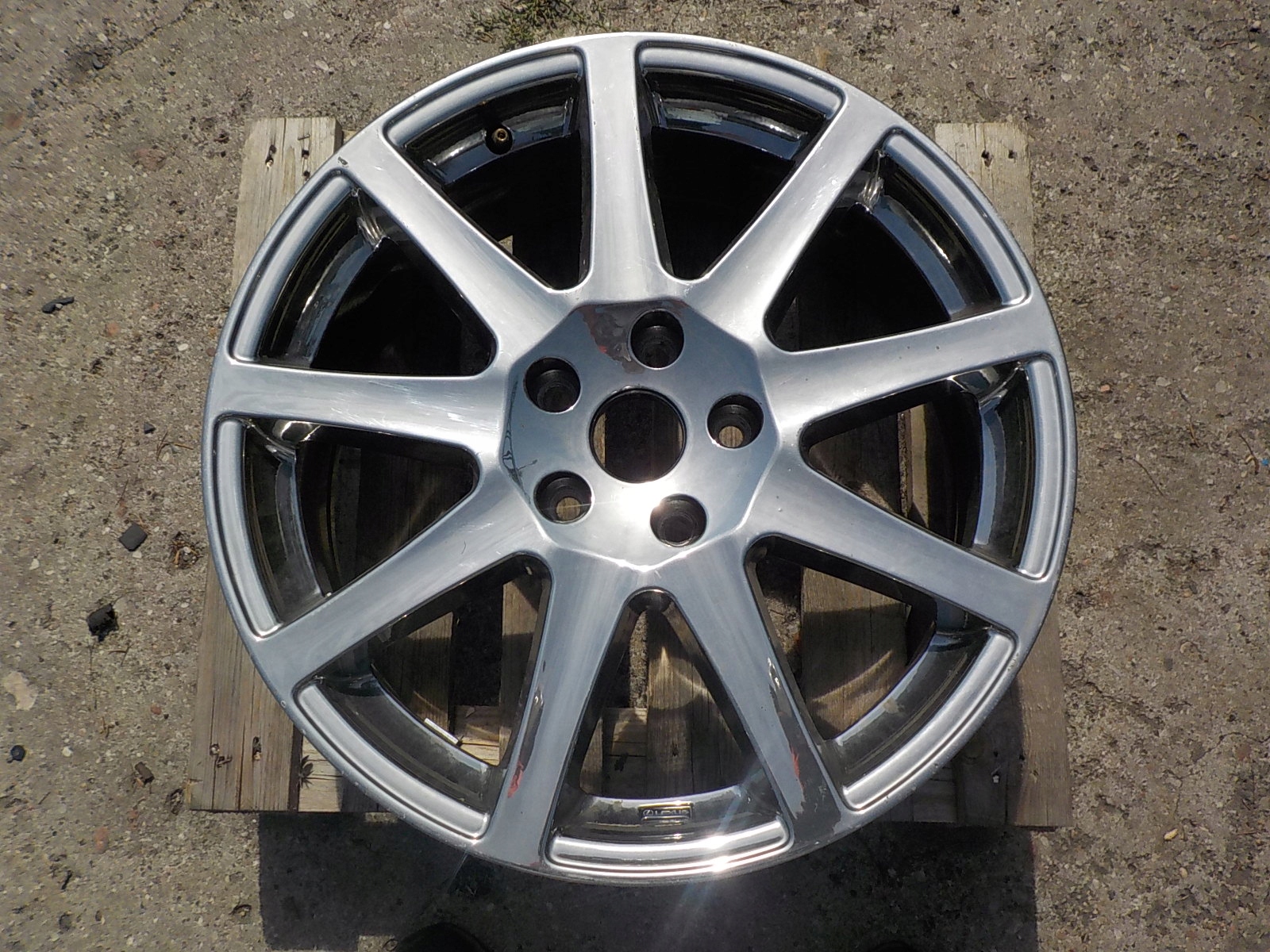 LEXUS IS 220 disk hliníkový R18 5x114.3 ET50