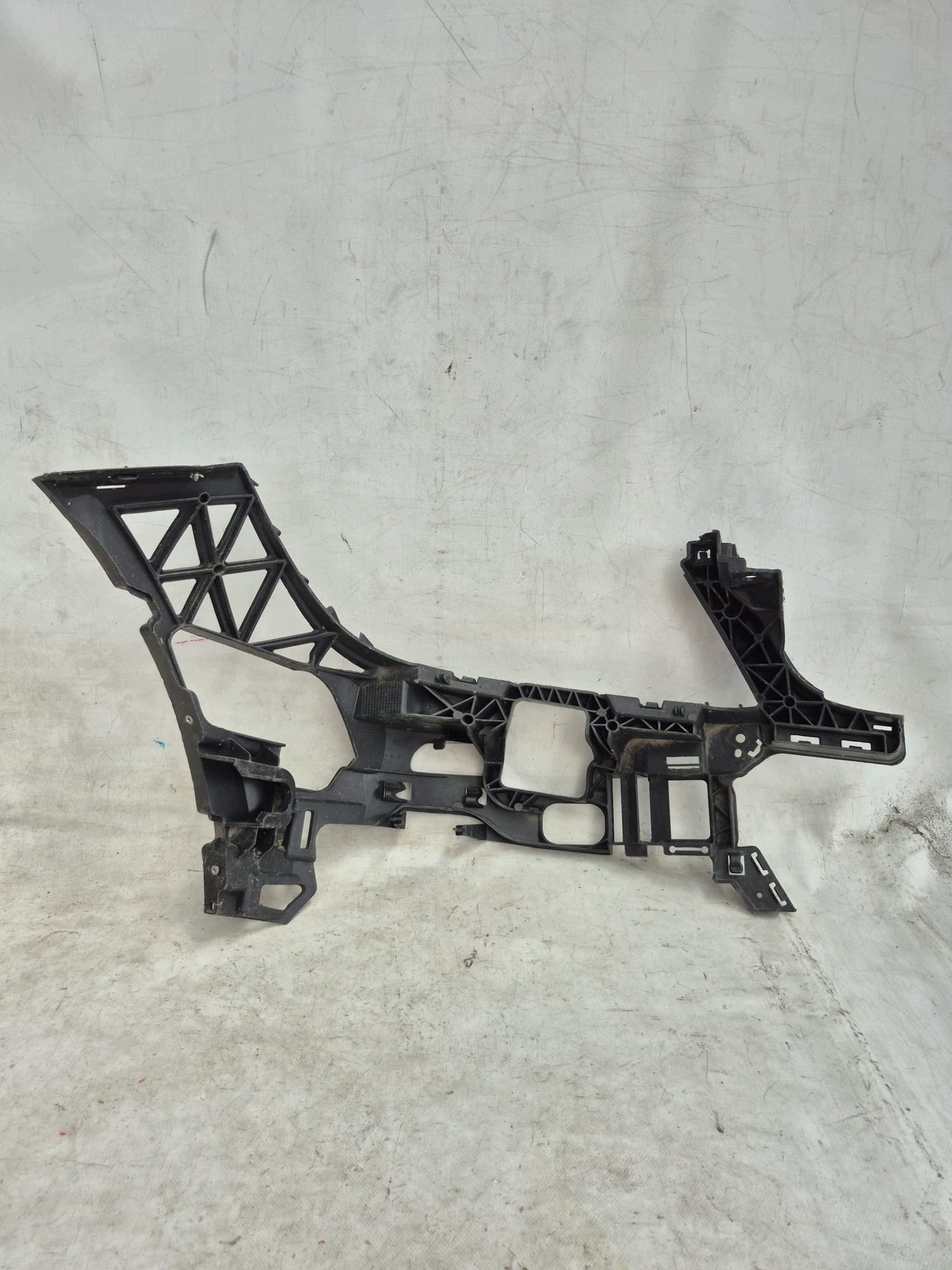 MERCEDES C-KLASA W204 A204 LIFT bumper bracket left front A2048854165