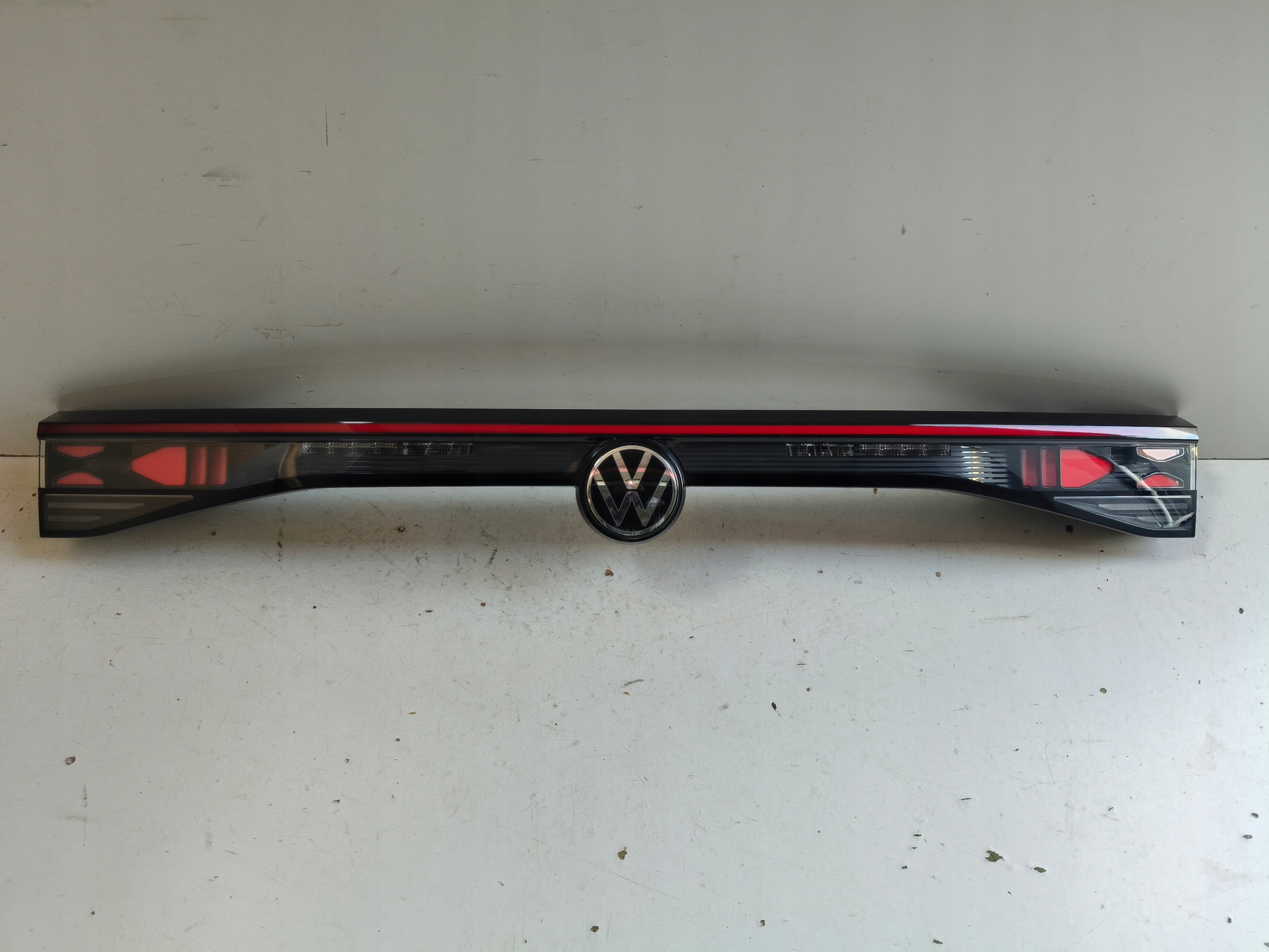 light rear cap VW TAYRON 57L 24- LED