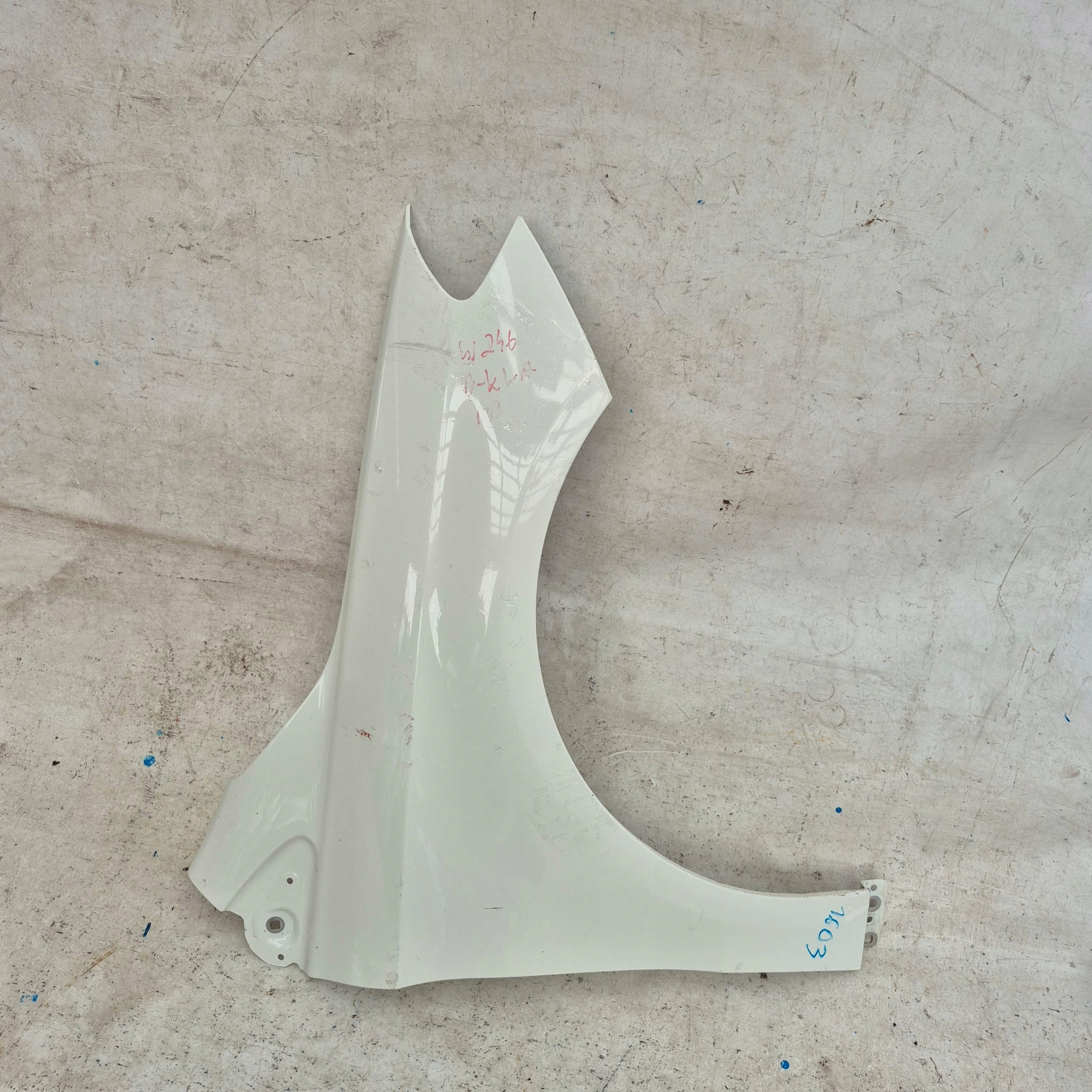MERCEDES B-KLASA II 2 W246 11-18 fender front front right