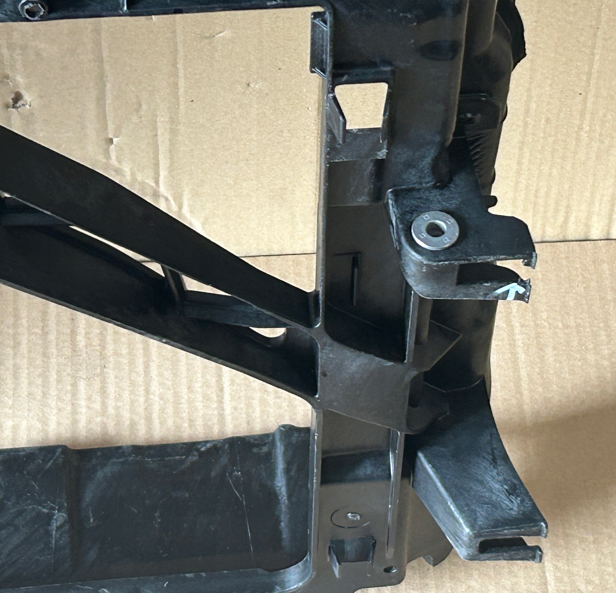SKODA FABIA III 2014-2021 pillar iron support panel for radiators 6V0805588