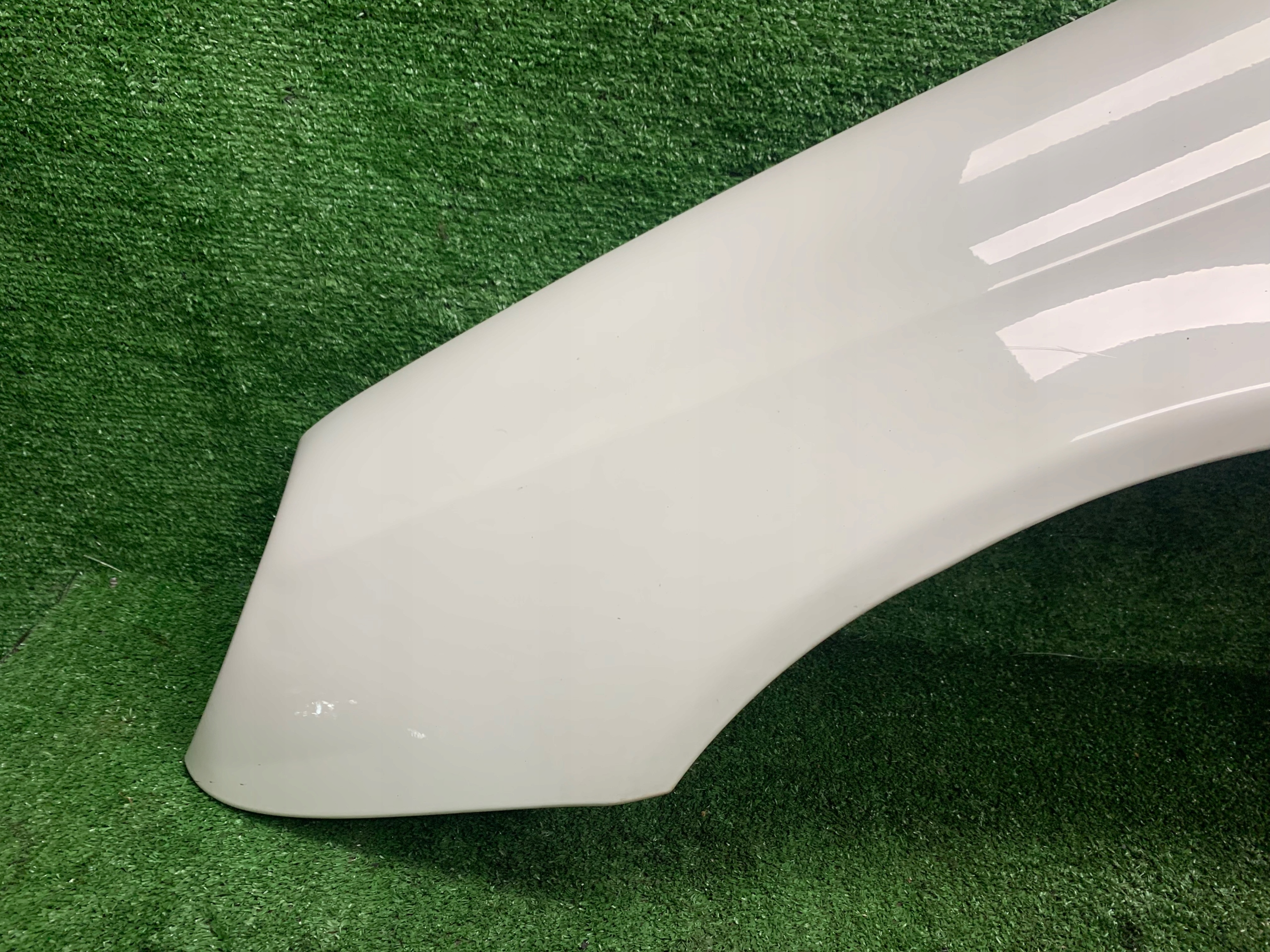 LADNY fender left front front MERCEDES W211 650 C650