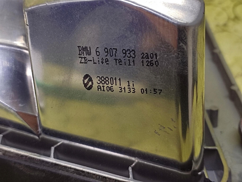 BMW E46 light left rear part 6907933