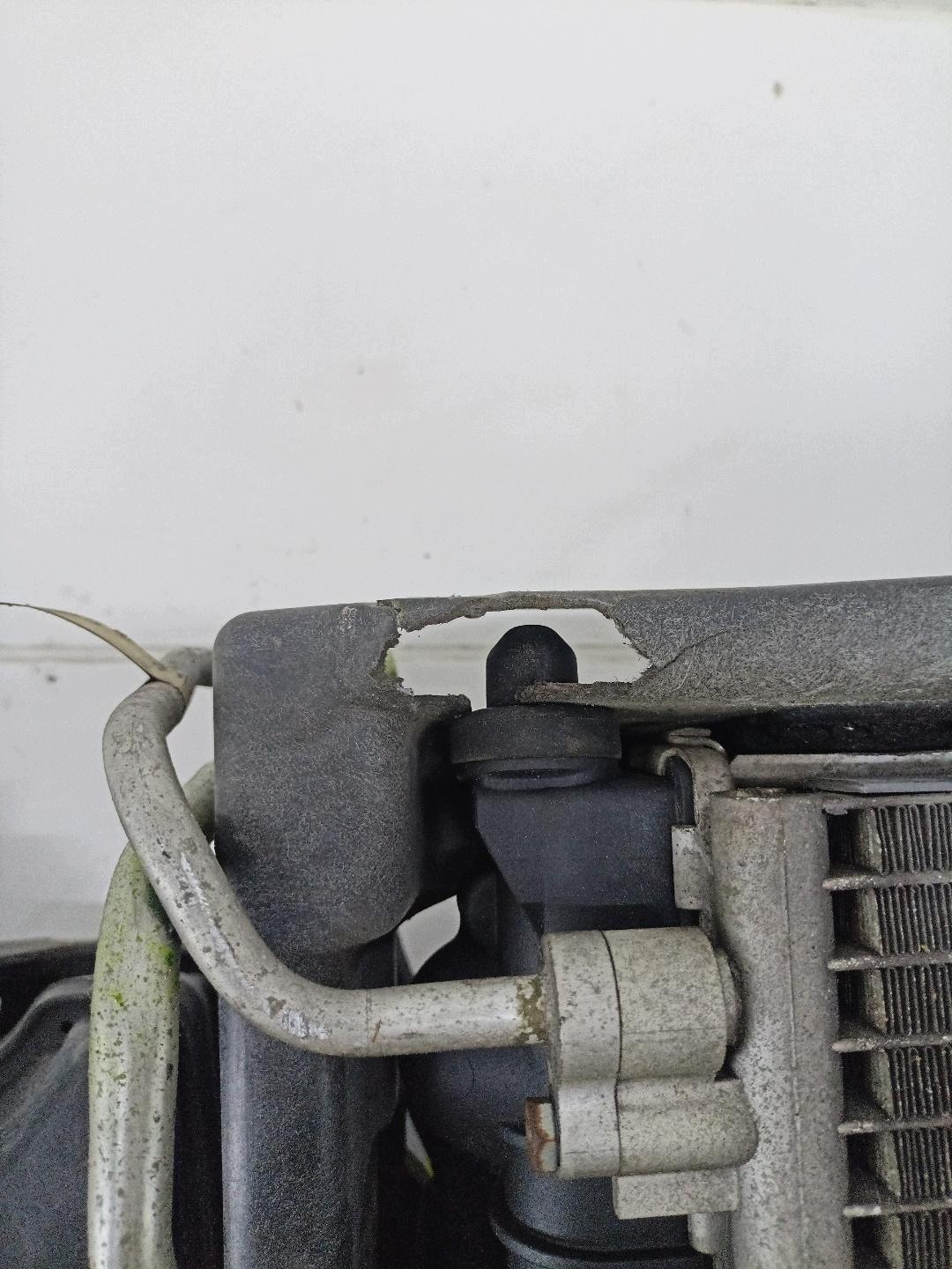 support panel for radiators pillar iron Mini Cooper 1 R50 2002 90010143389