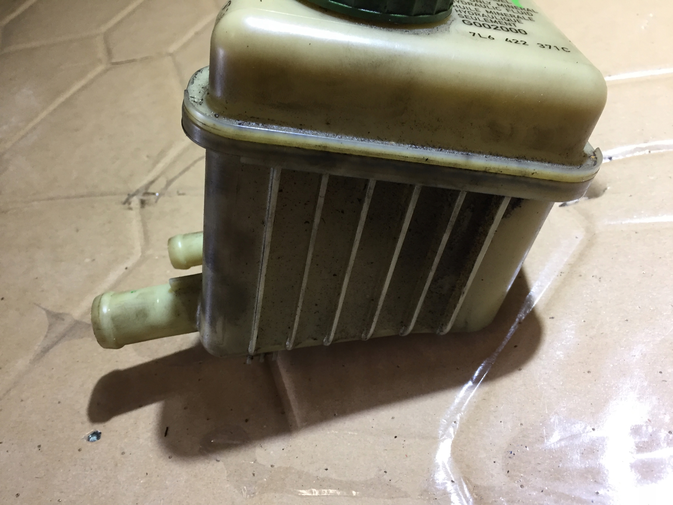 AUDI Q7 4L serbatoio LIQUIDO SERVOSTERZO 7L6422371C