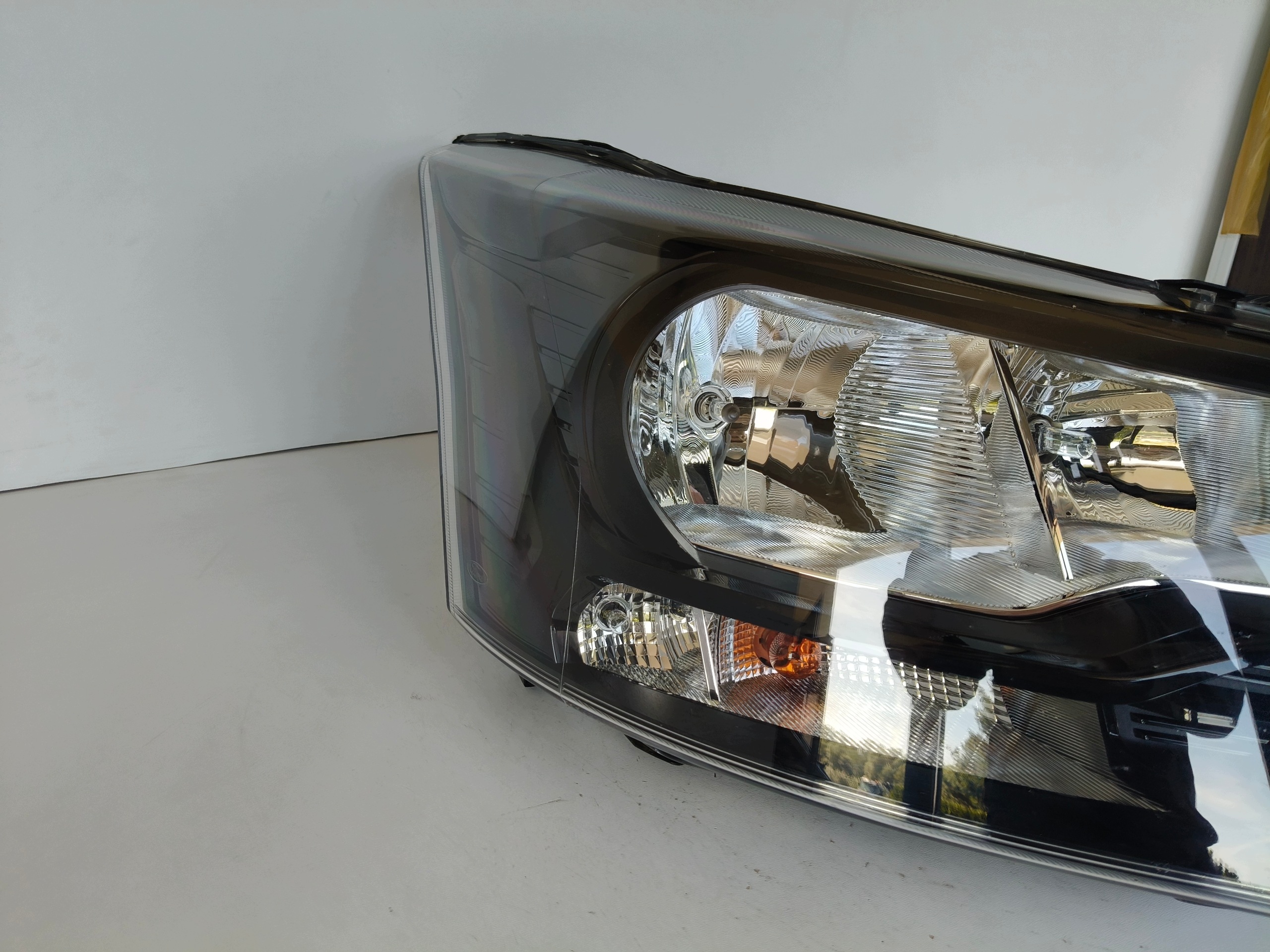 feu droit REFLEKTOR FORD TRANSIT MK8 18- LIFT