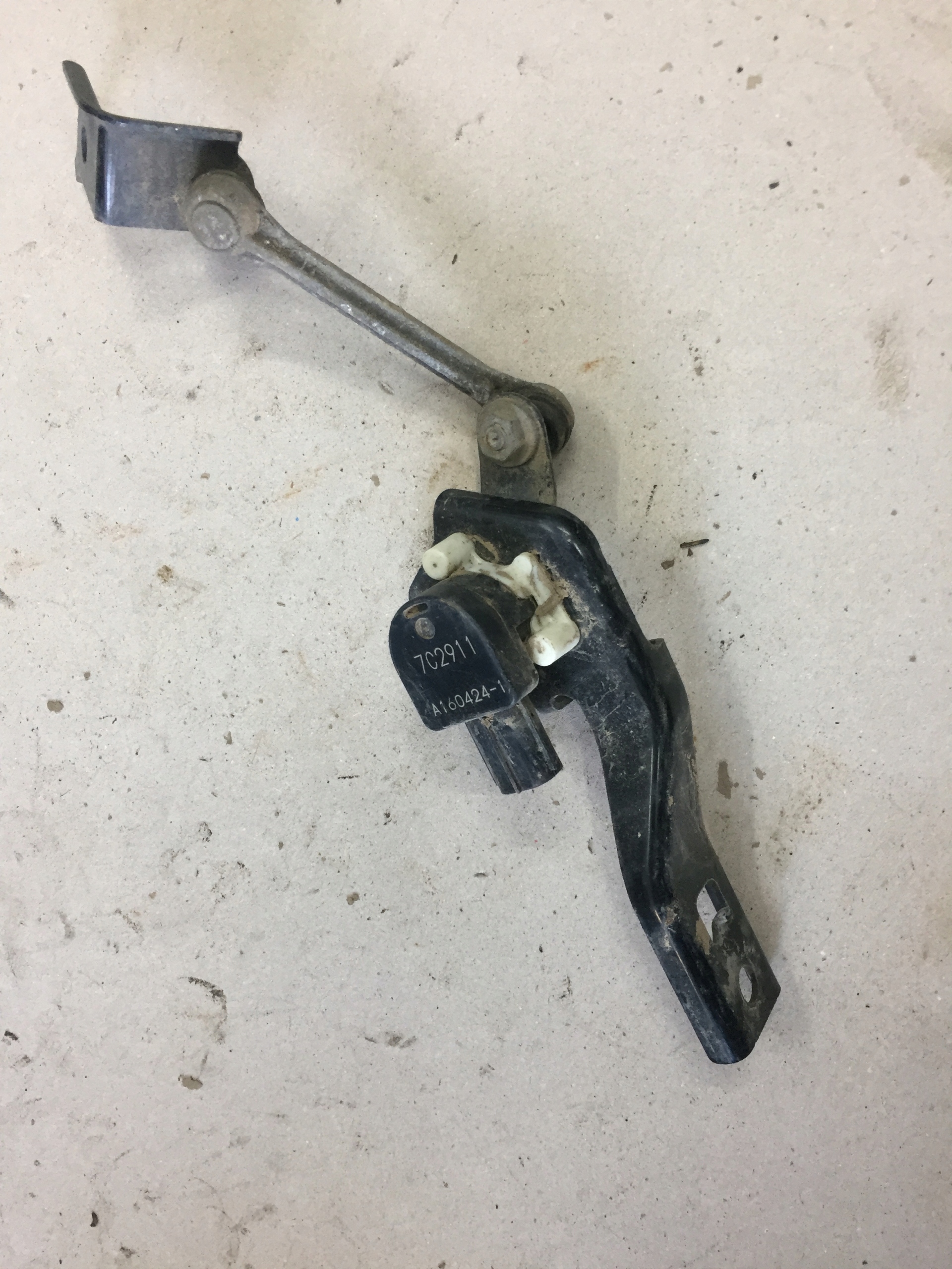 7C2911 A160424-1 - HONDA HR-V II ДАТЧИК ВЫРАВНИВАНИЯ КСЕНОНОВОЙ ЛАМПЫ