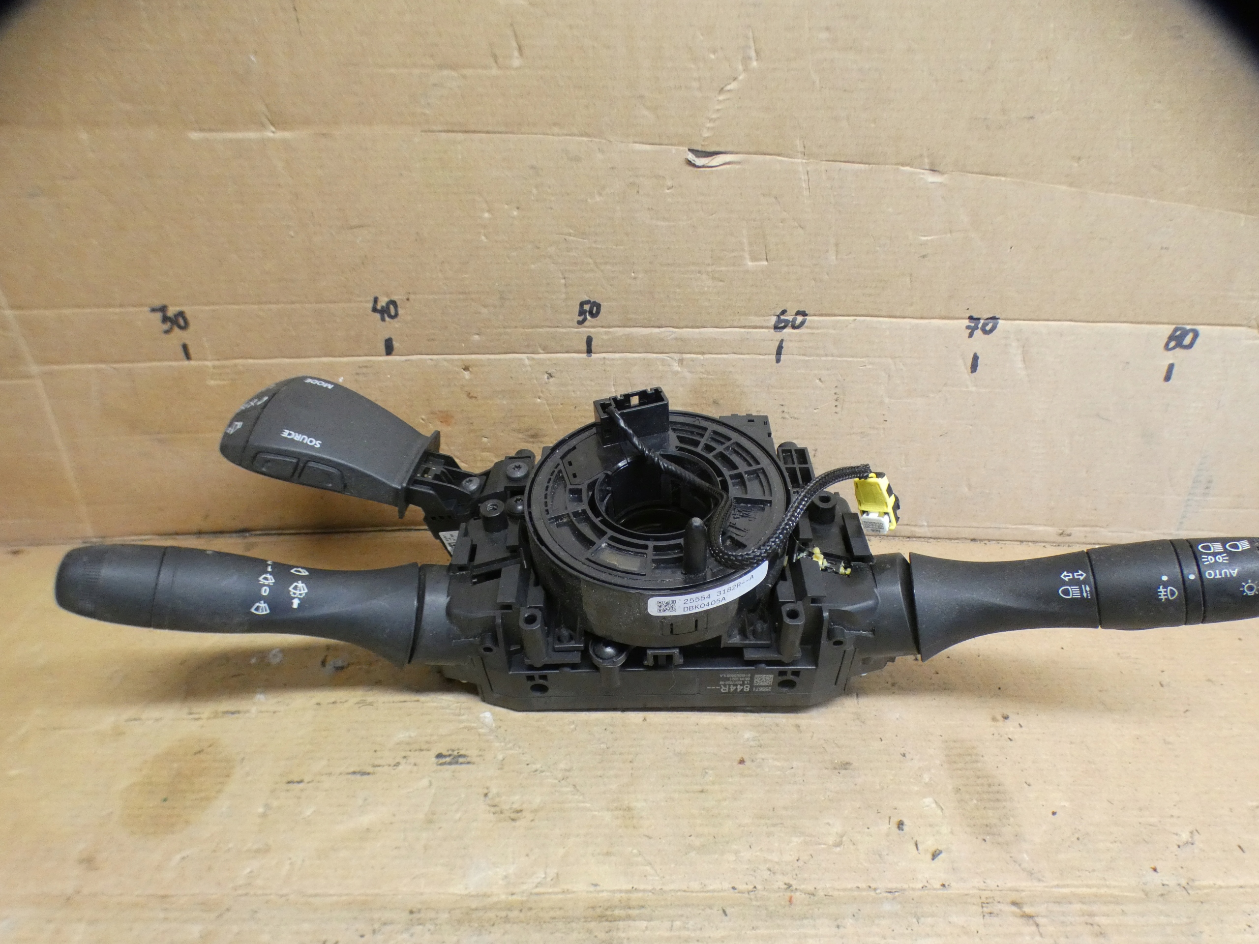 DEVIO LUCI TERGICRISTALLO TERGI RENAULT EXPRESS 255671844R