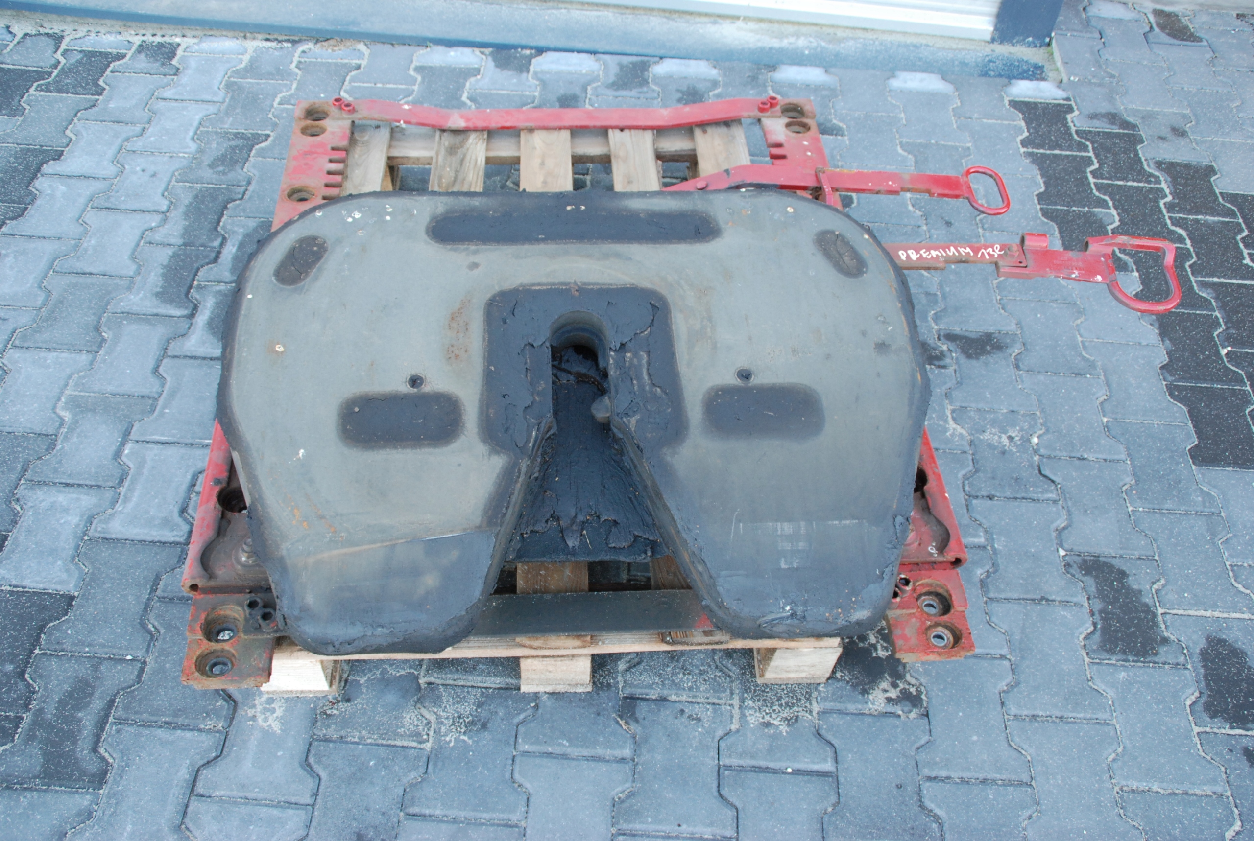 RENAULT PREMIUM DXI MAGNUM DXI РОЗСУВНЕ СІДЛО