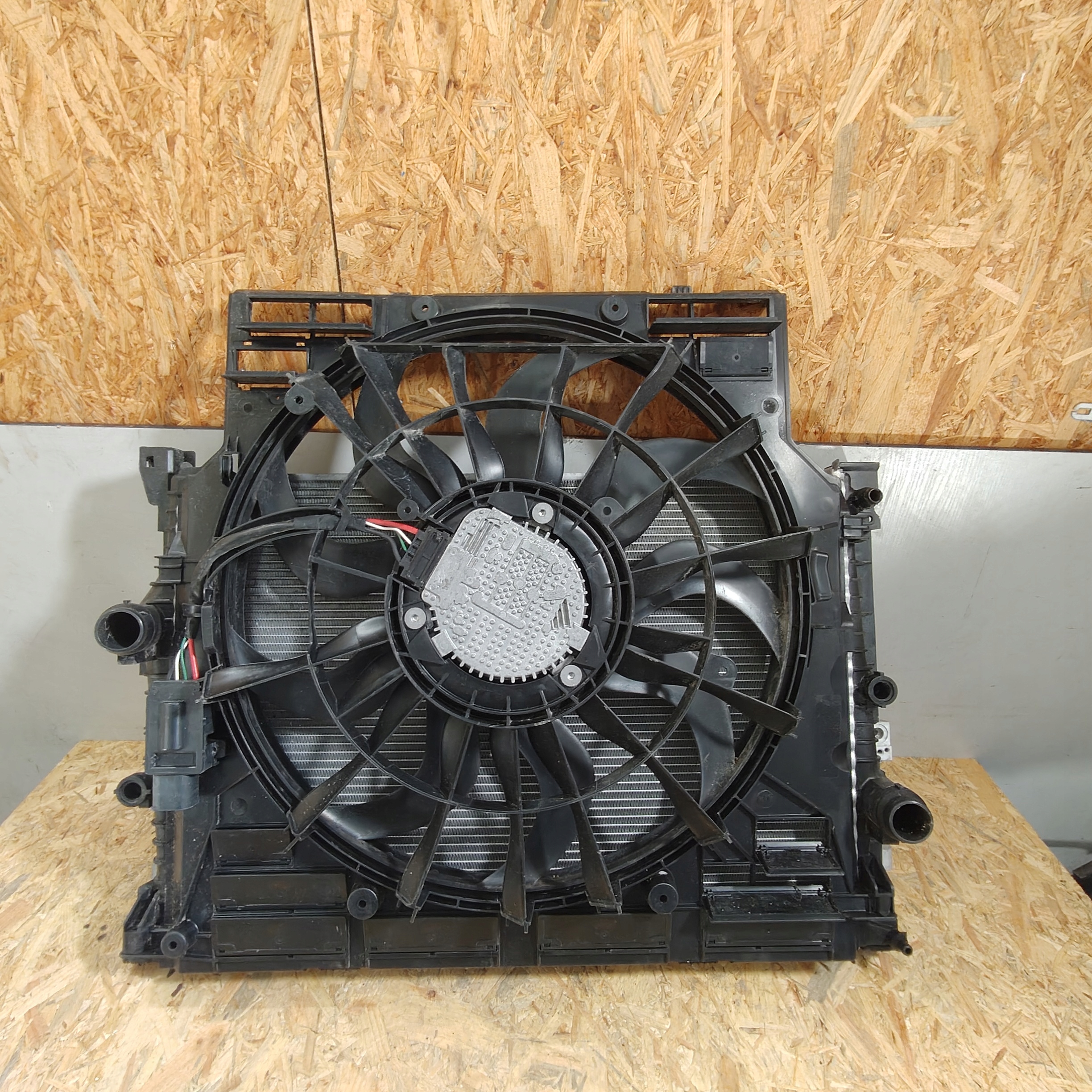 chladič vody KLIMA ventilátor BMW X5 G20