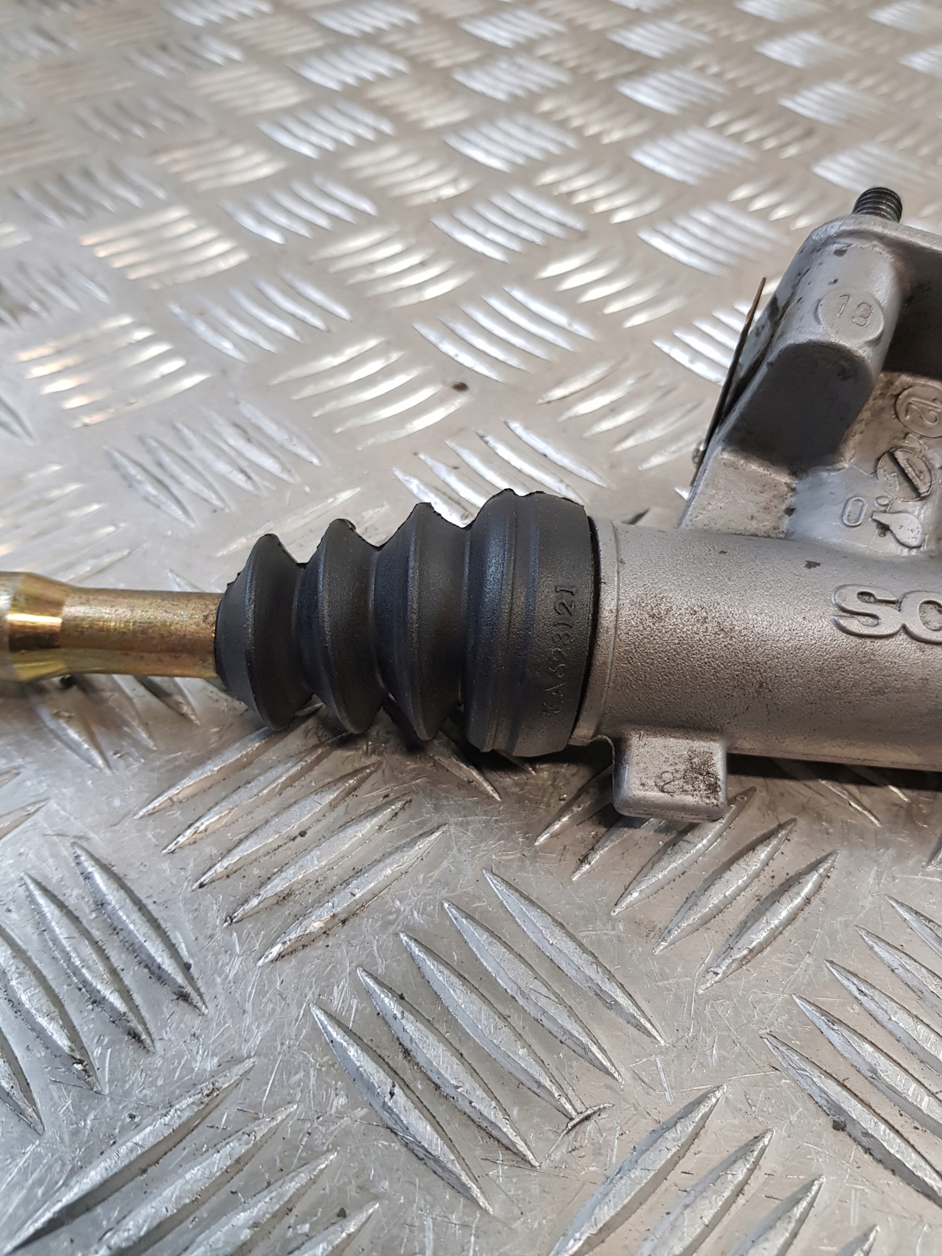 Pompe Embrayage OE 1927829 SCANIA R420