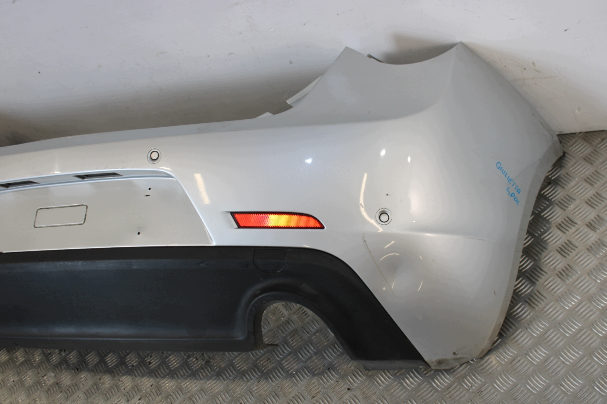 bumper rear part rear 4X PDC ALFA ROMEO GIULIETTA 2.0MJ
