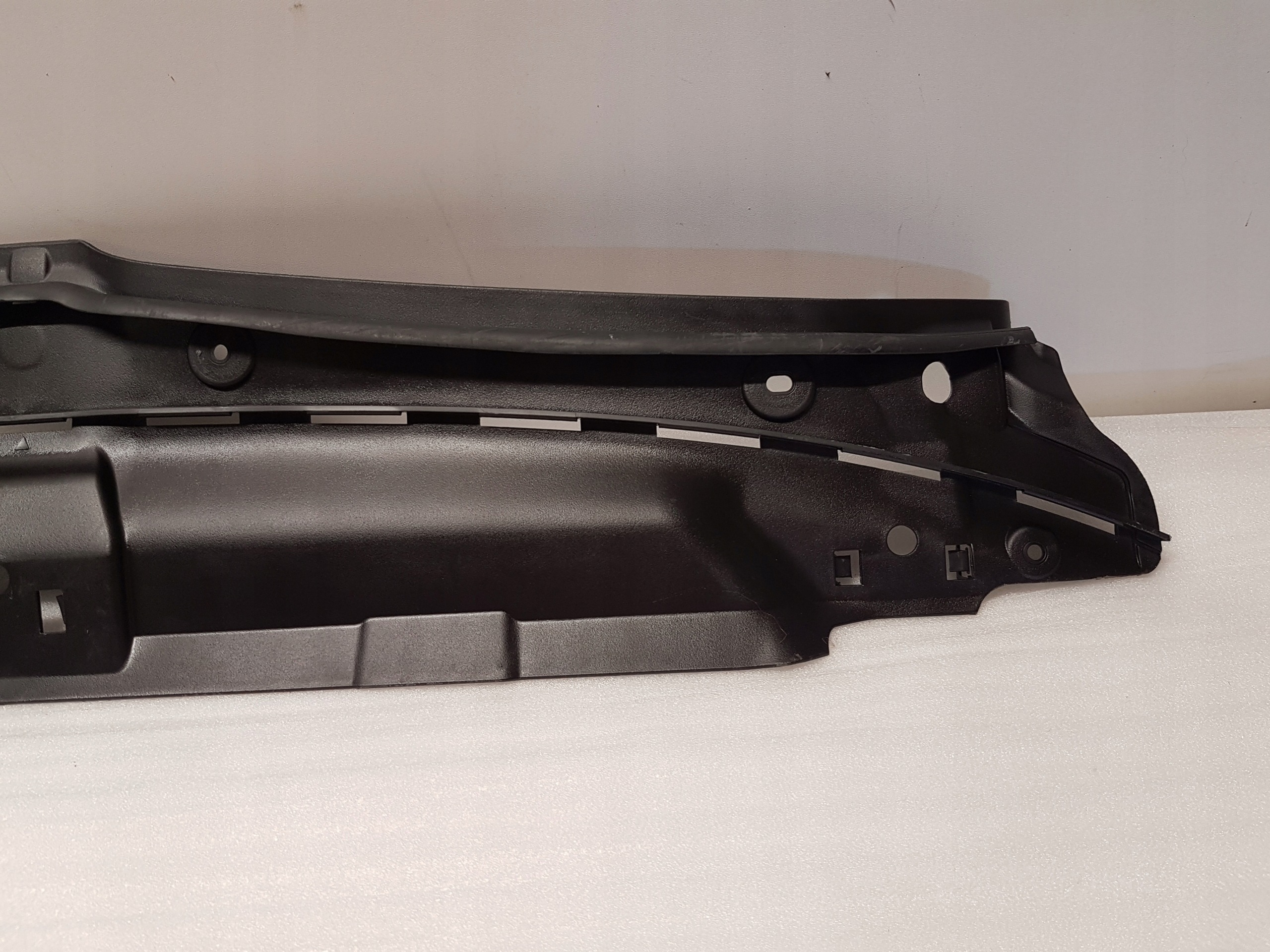 kryt stěny předek BMW G20 G21 7461970