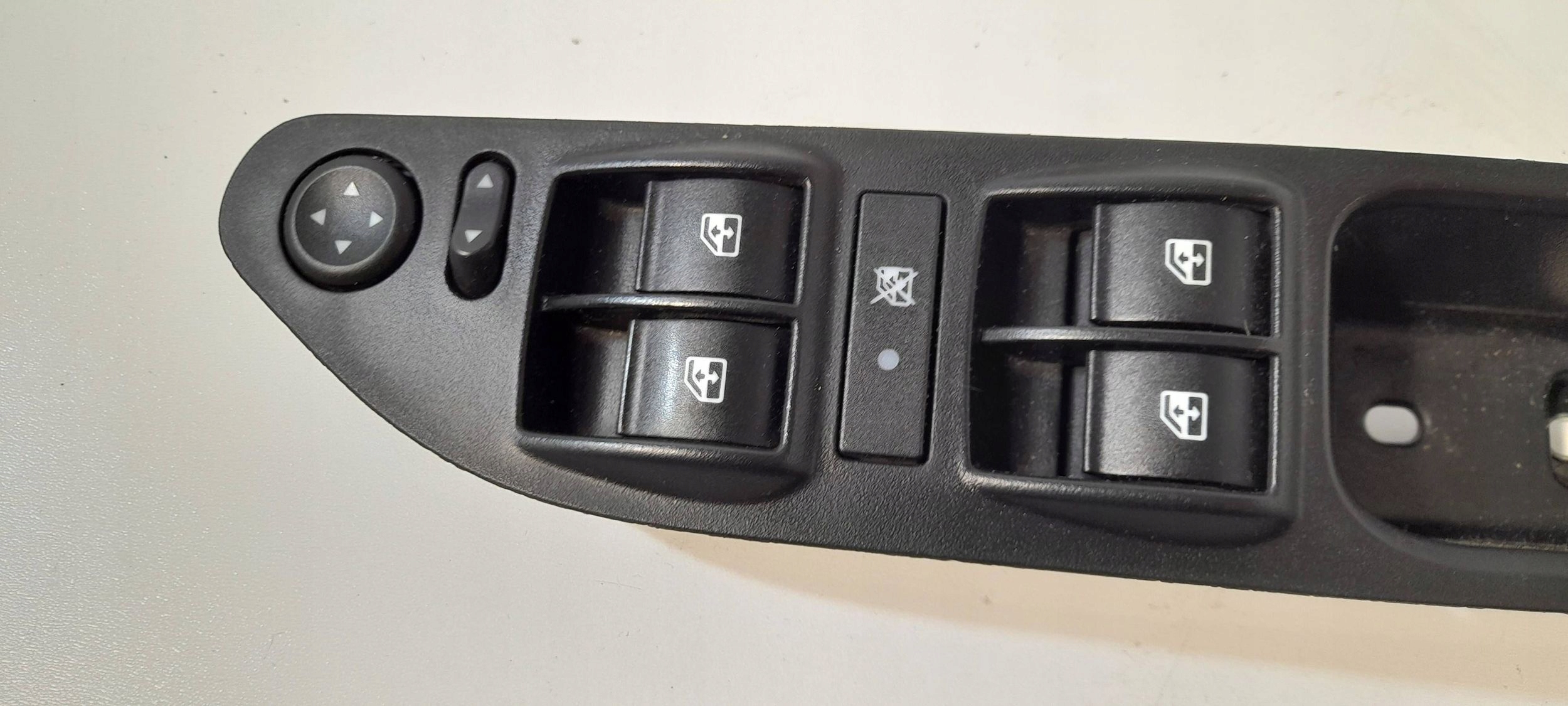 Fiat Tipo window control switch 735604302