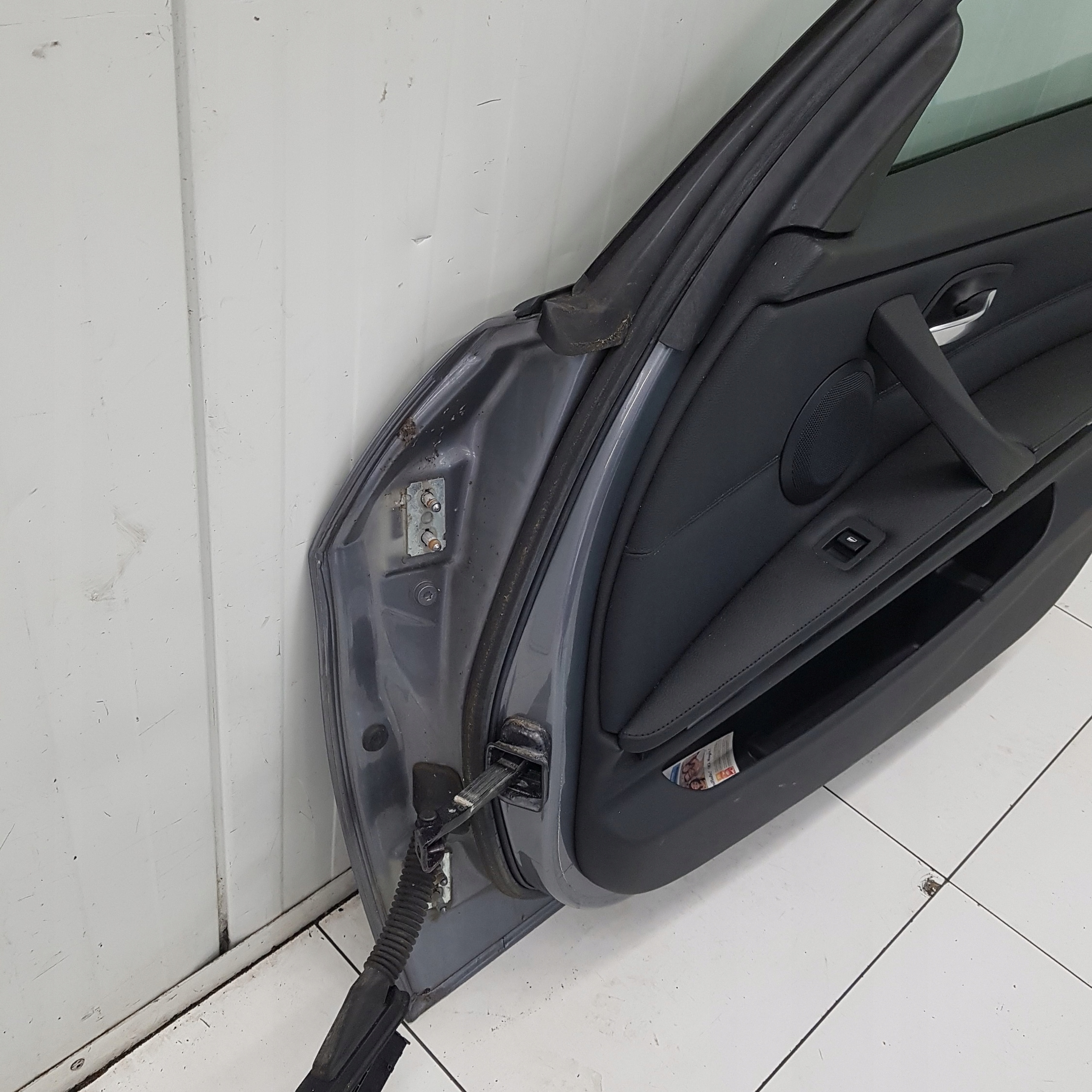 door right front LIFT BMW E90 2010 SPACEGRAU METALIC