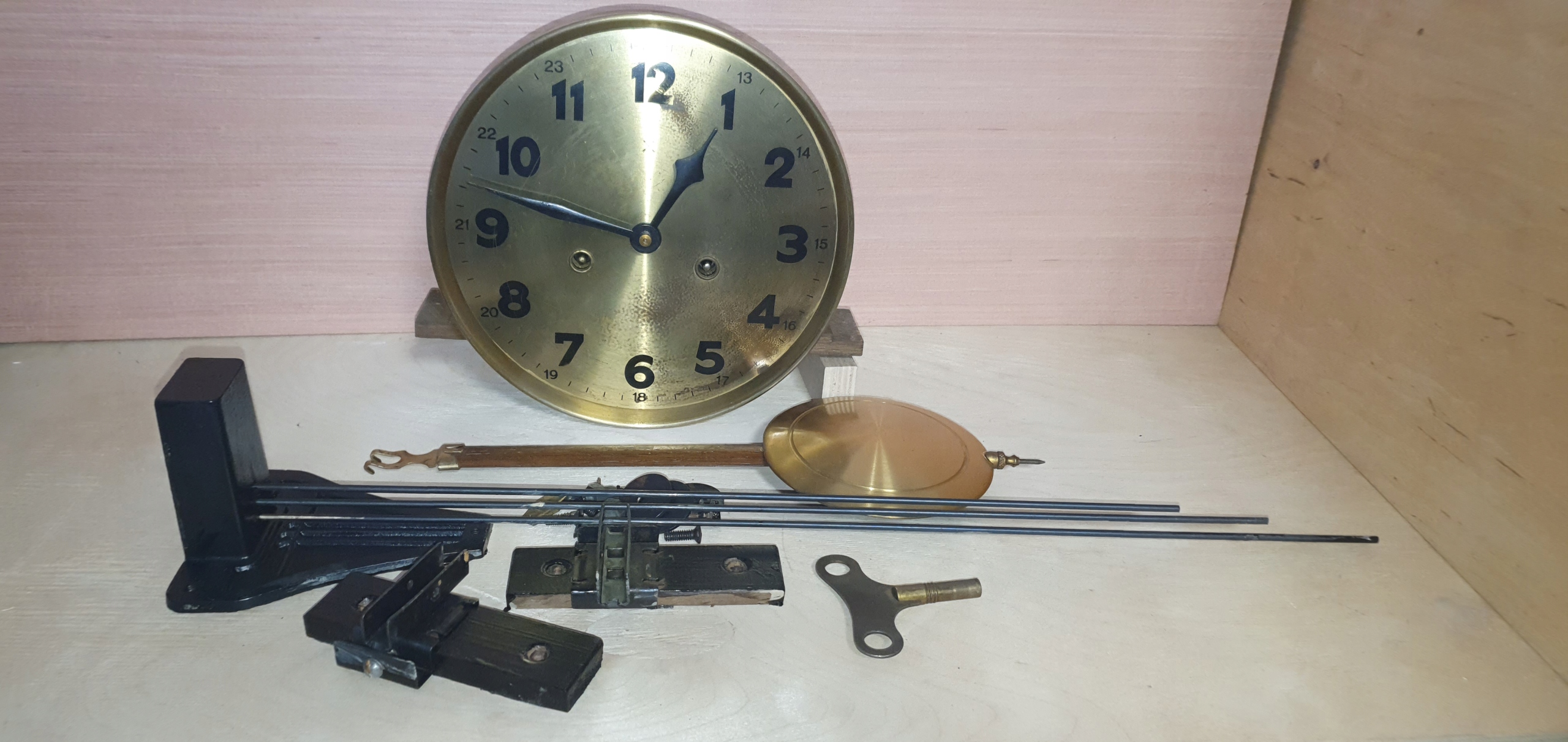 STARY MECHANIZM ZEGAROWY SYGNOWANY KOMPLETNY