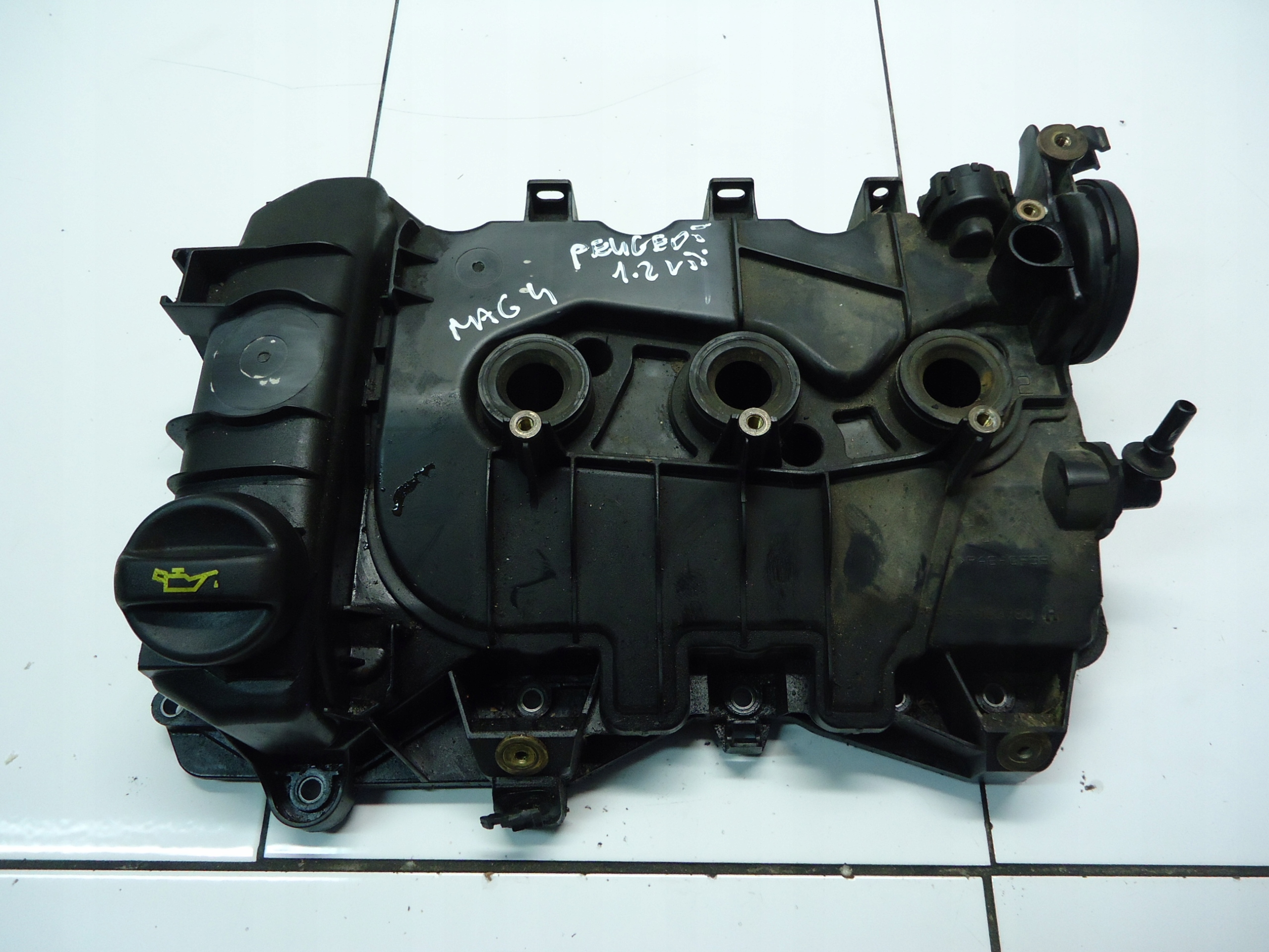 PEUGEOT CITROEN 1.2 VTI HM01 Abdeckung der Ventile 9676193780