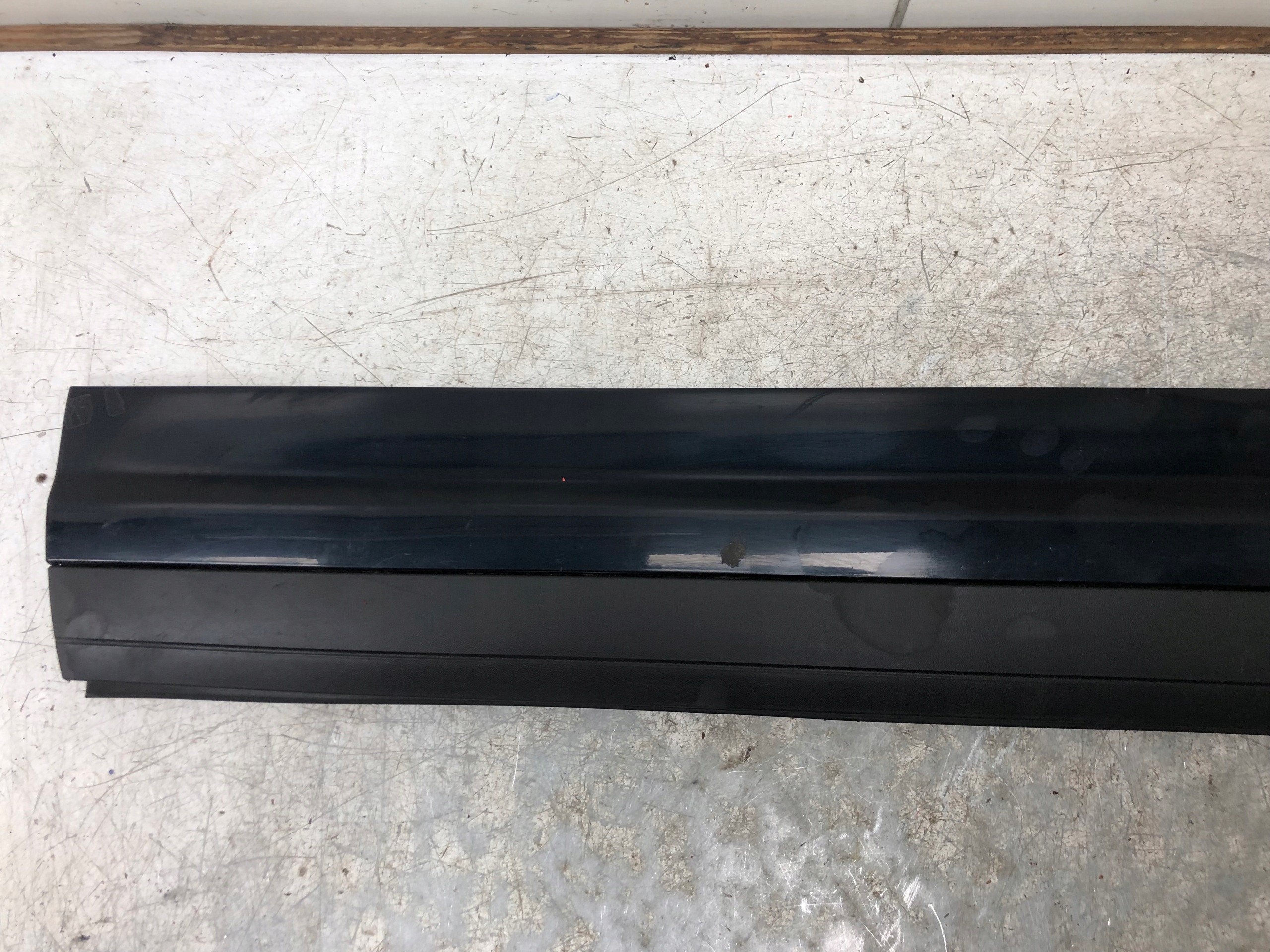 moulding door left front PORSCHE CAYENNE 7P5837787Q