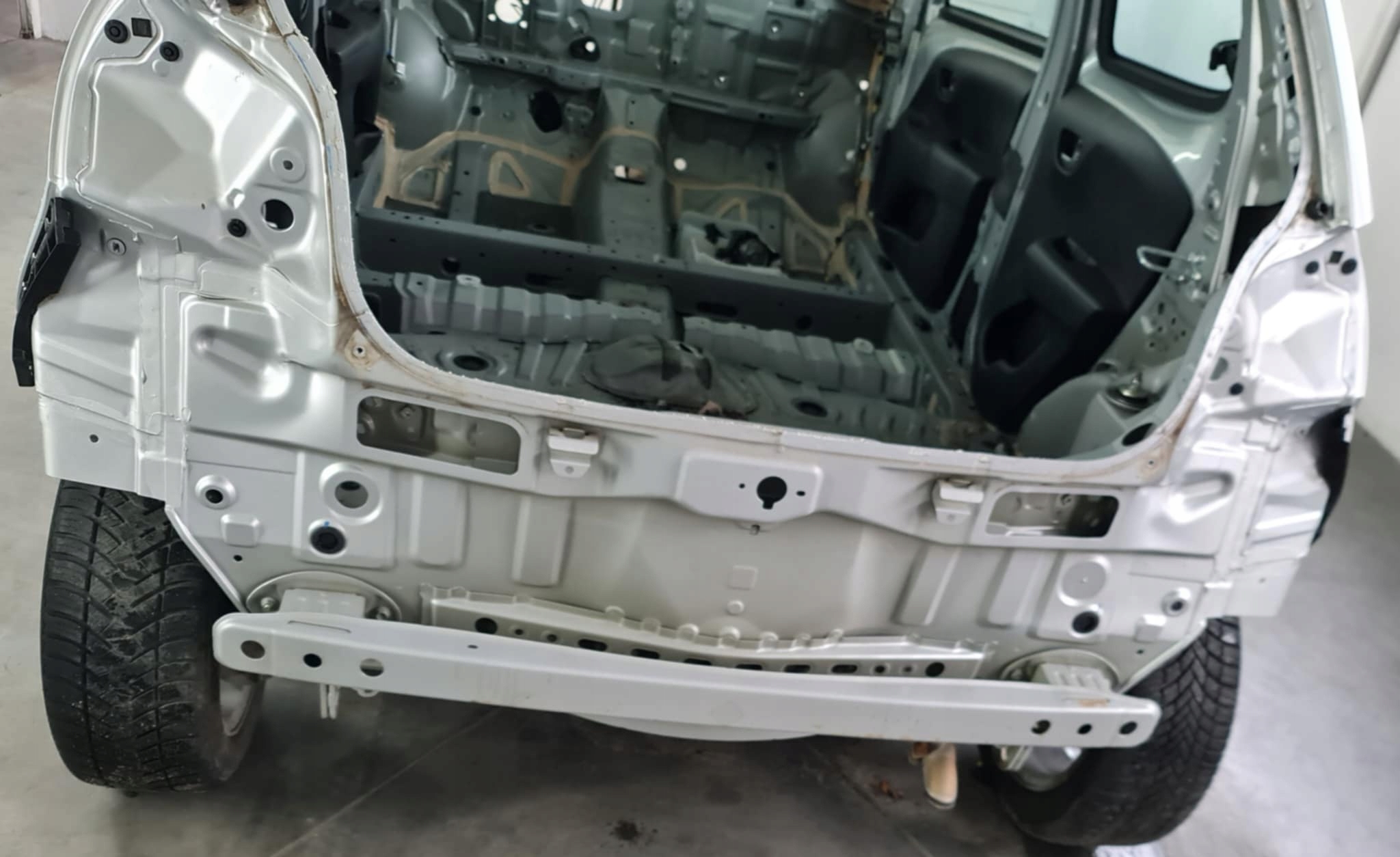 Gurten heck LADEBODEN Kotflügel links,rechts PEUGEOT 108 5DRZWI KTB