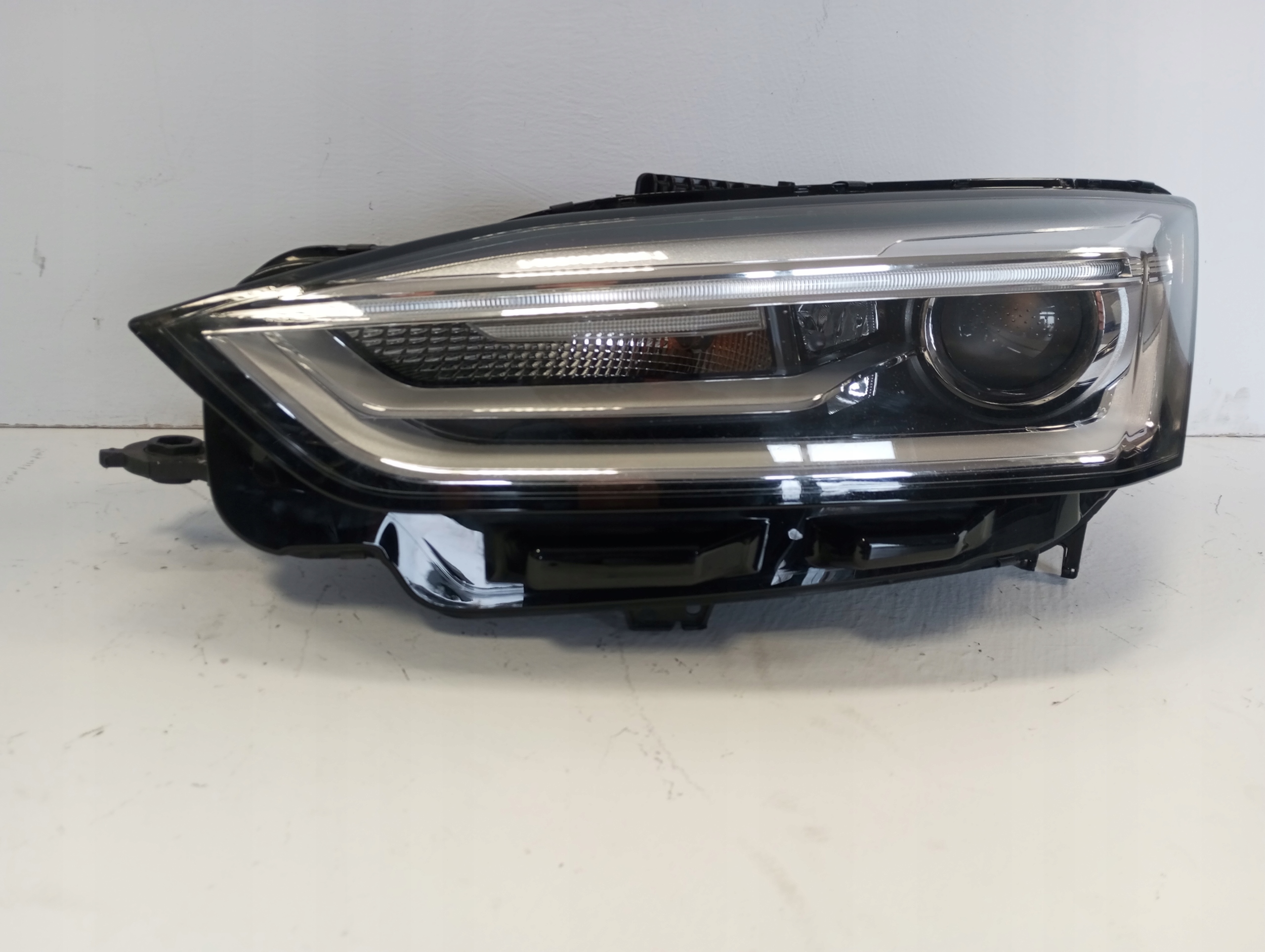 light BIXENON XENON LED AUDI A5 8W0 8W6941005C left