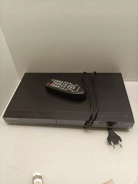 DVD-плеер Samsung DVD-D530