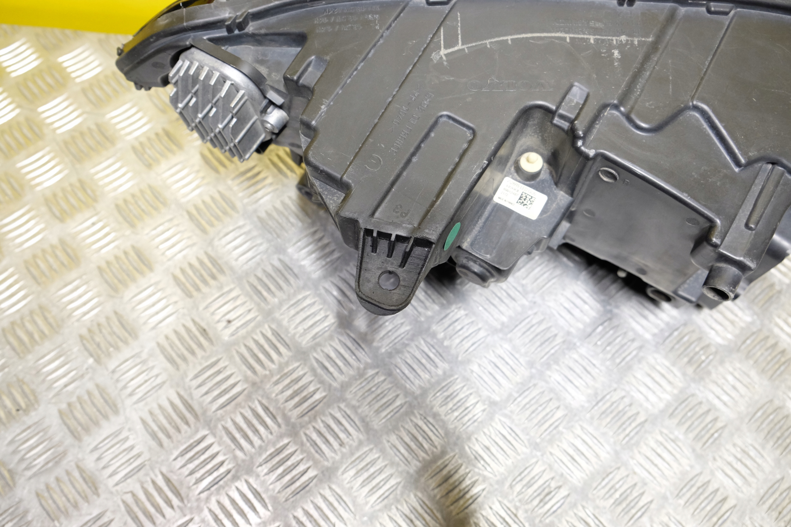 VOLVO XC90 2016- REFLEKTOR LAMPA PRZÓD LED LEWA 32228686 USA Rodzaj świateł mijania LED