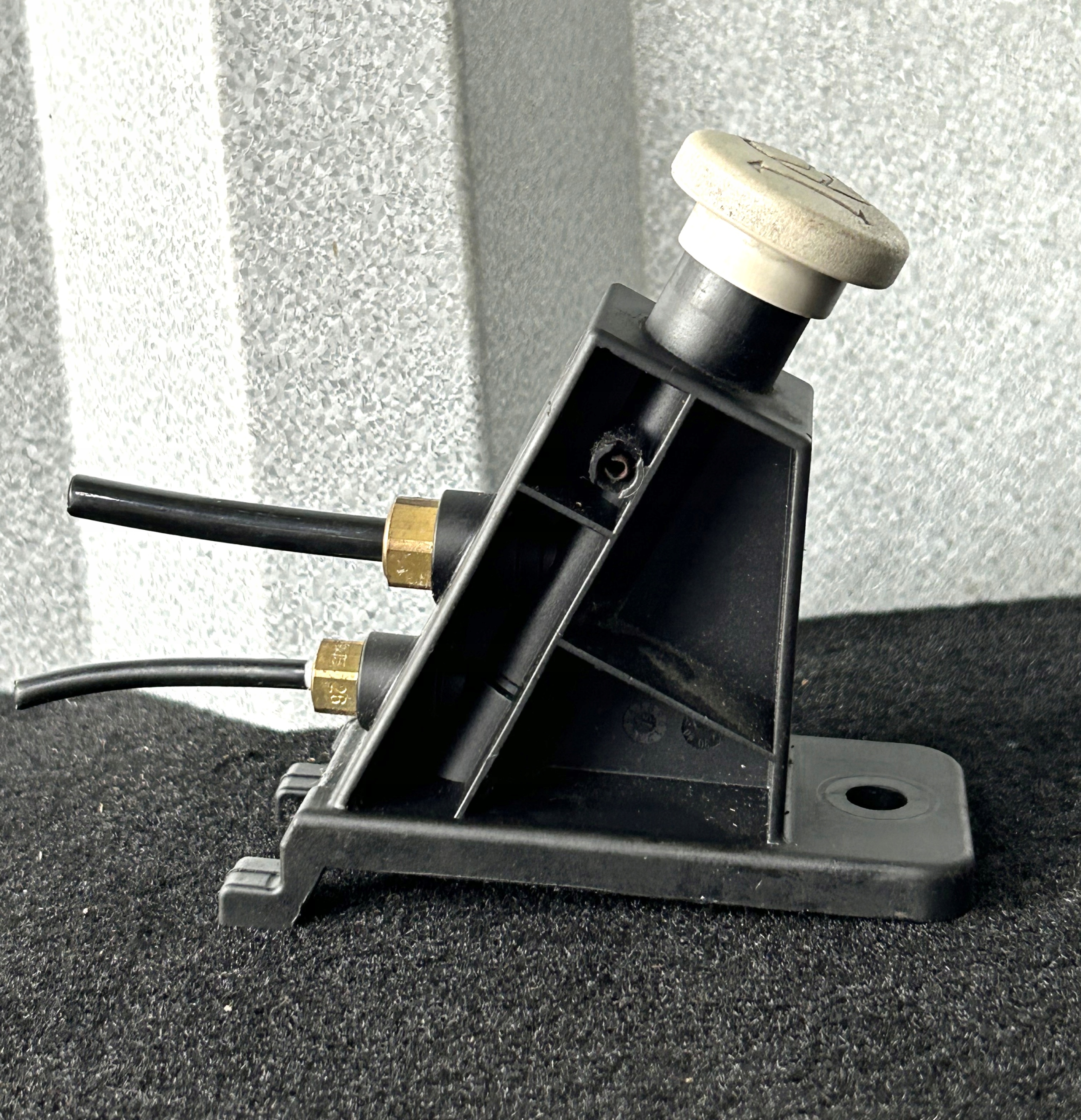 ZAWÓR REGULACJI KIEROWNICY MERCEDES ACTROS MP4 A9605450314