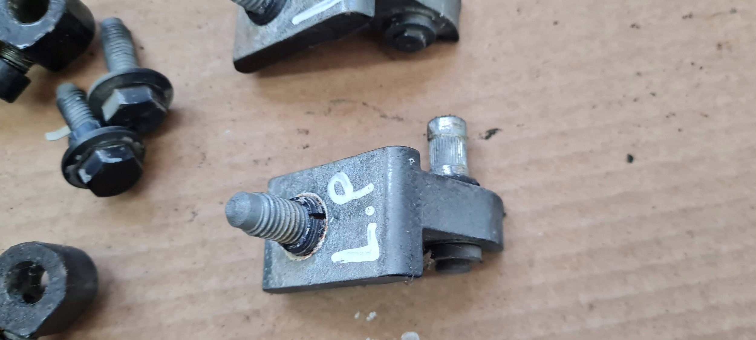 A5 8T S5 LIFT hinge hinges door left left front KOMPLET LZ9Y