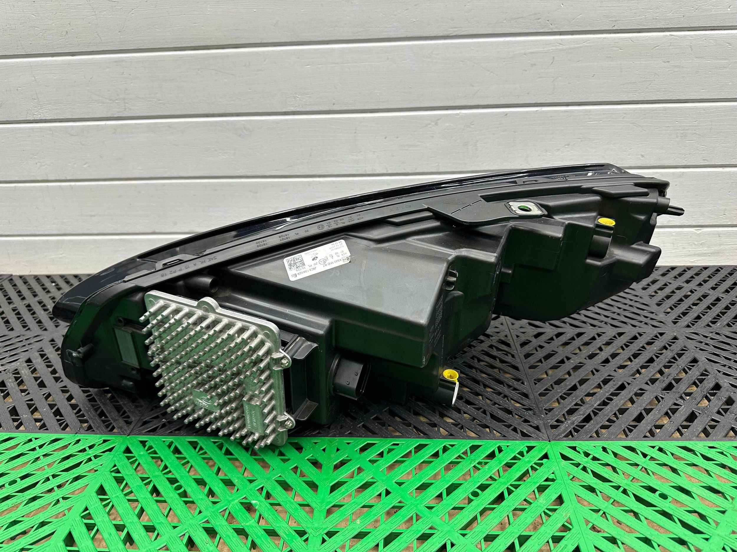 Reflektor Jaguar E-Pace J9C313W030EC J9C313W029EC