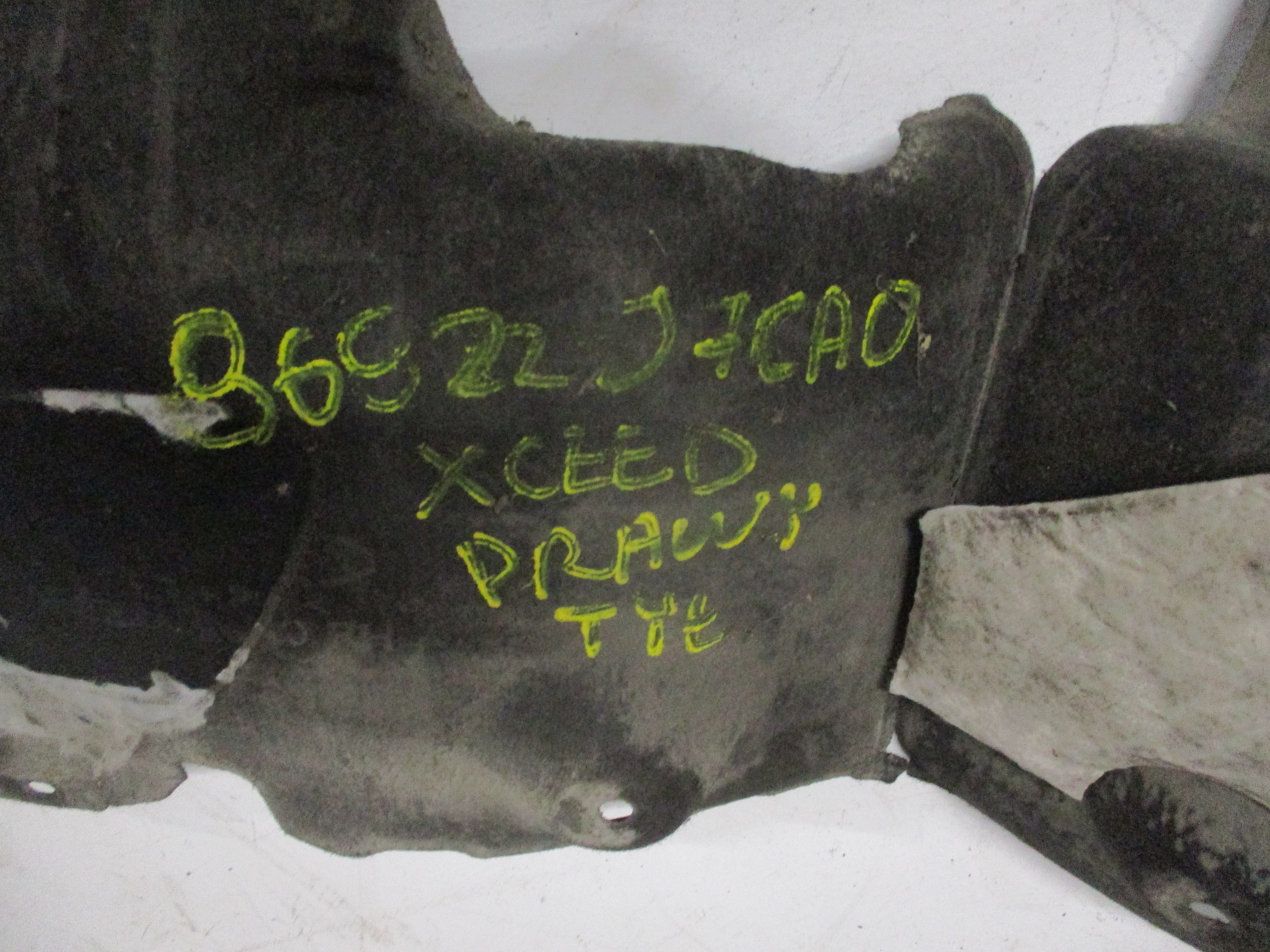mudguard right rear. KIA X-CEED 86822-J7CAO