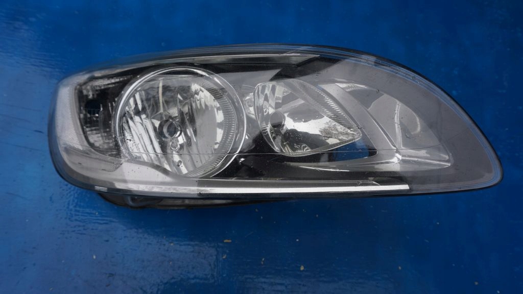 VOLVO S60 V60 LIFT - right light KLOSZ