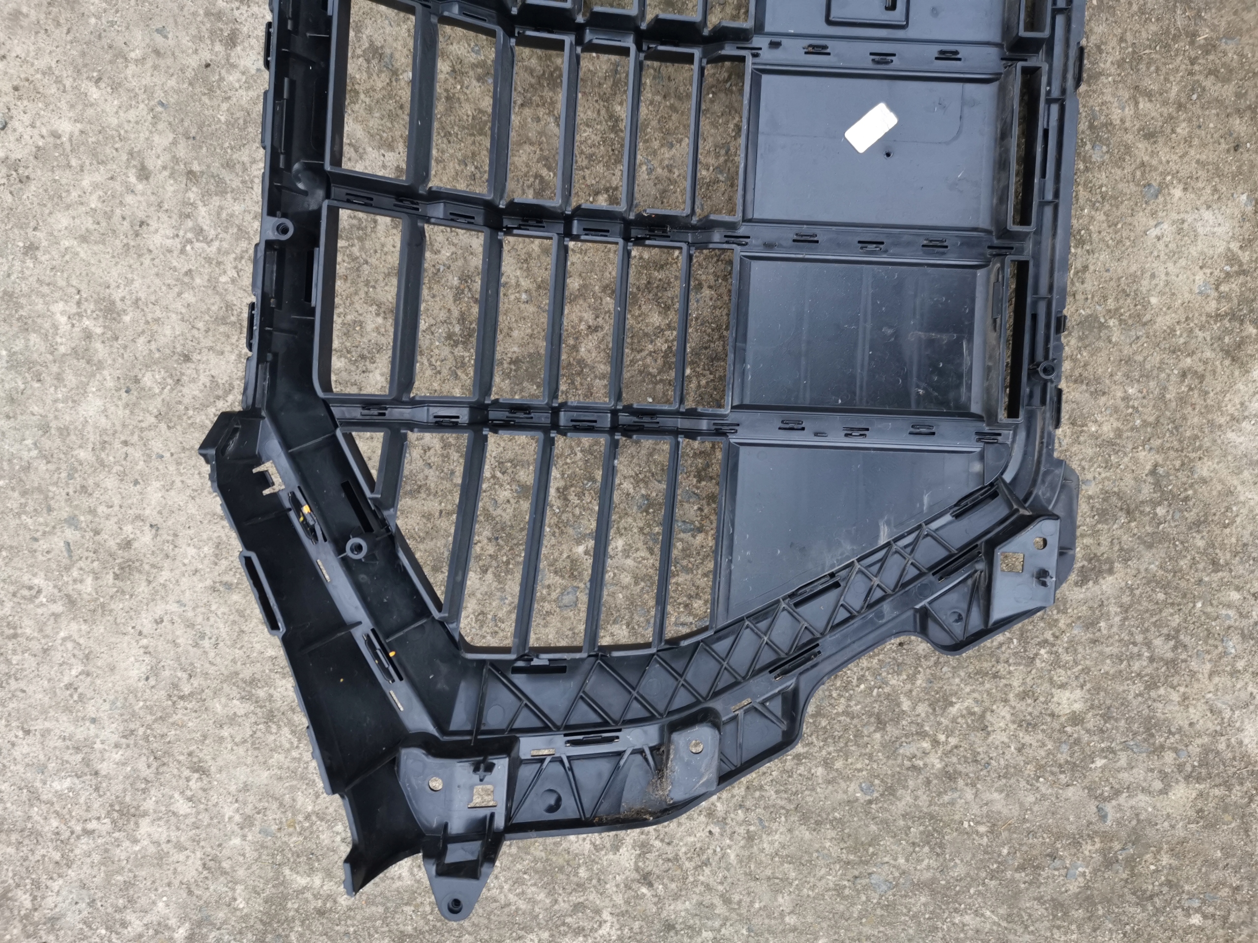 решетка радиатора Q3 II 83A s-line 83A853651E