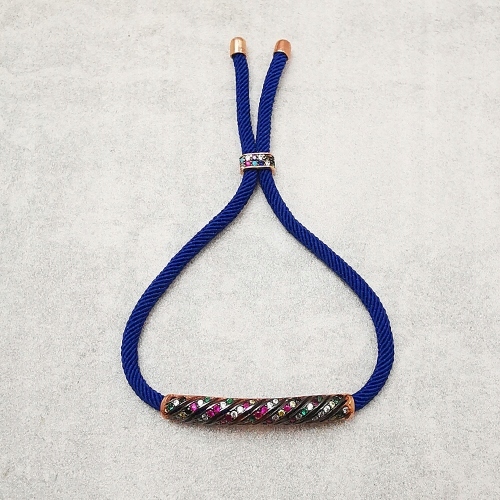 Náramek s provázkem a pozlacenými prvky