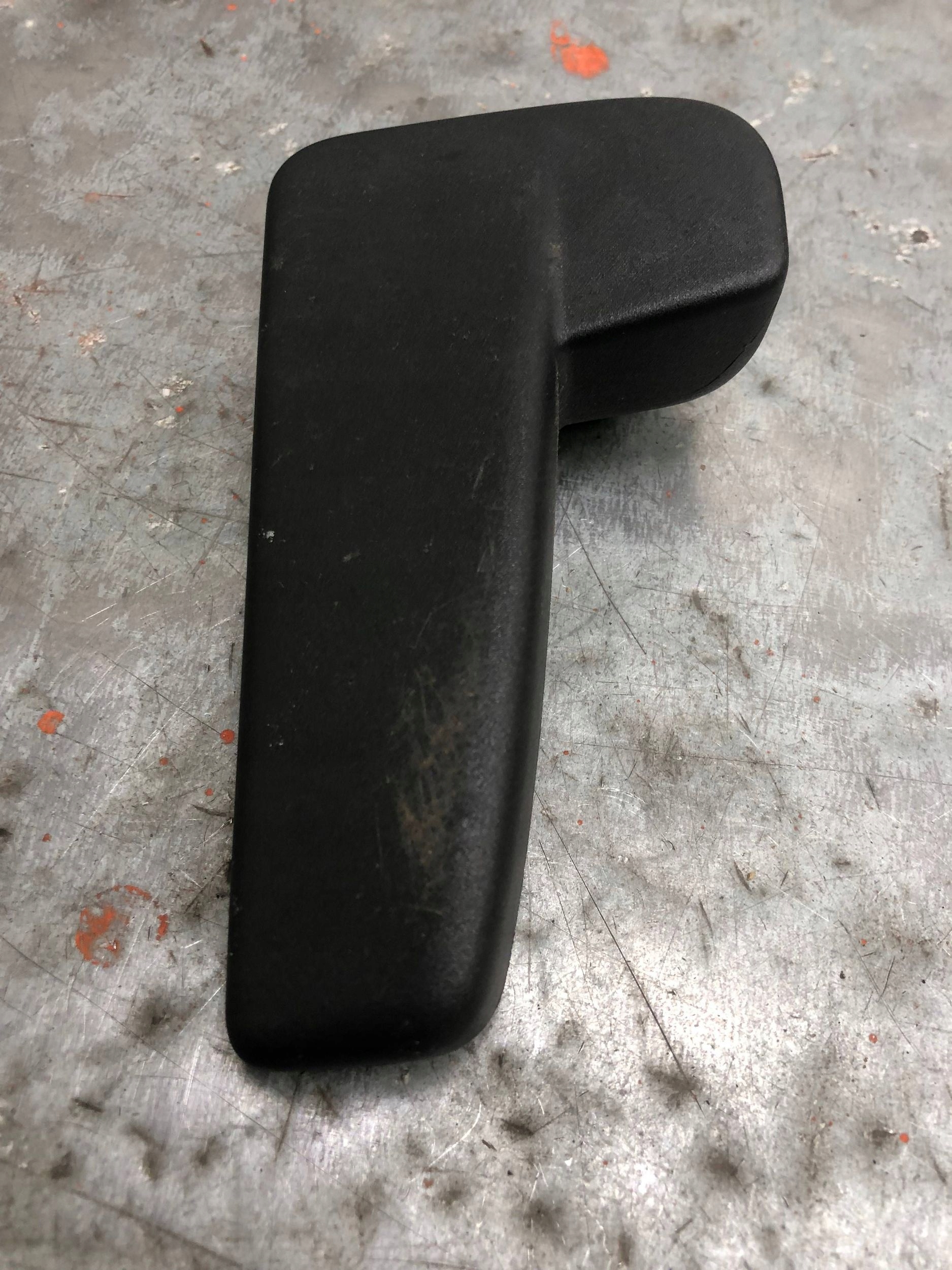 handle bracket of the opening bonnets VW 6R1823533
