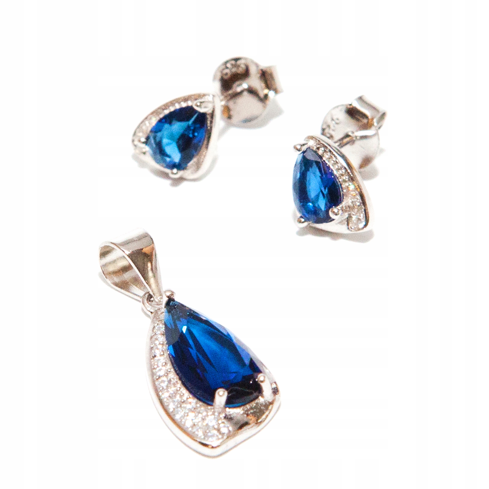 Stříbrný komplet s přívěskem a náušnice se zirkony