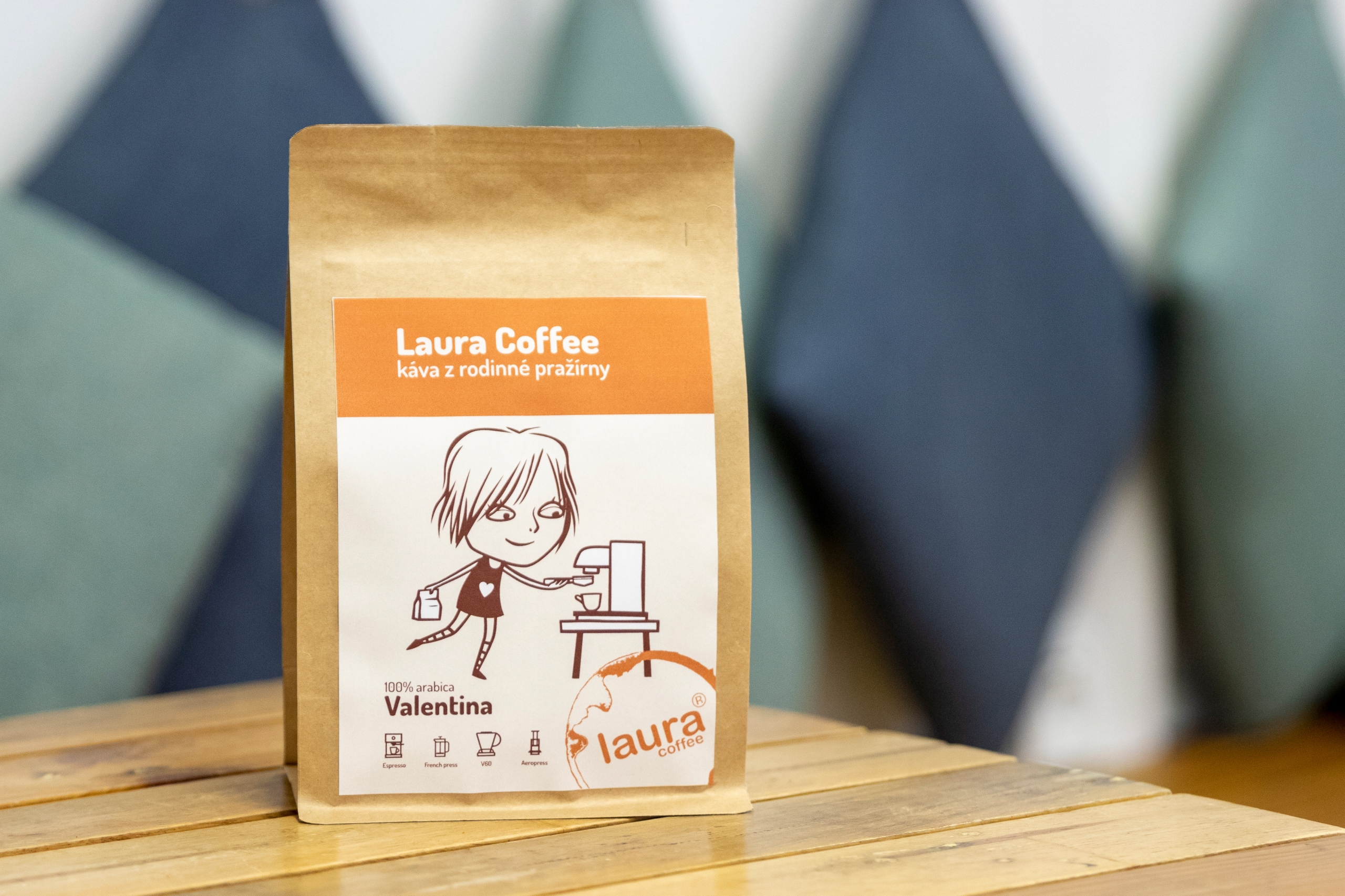 Levně Laura Coffee Zrnková káva Valentina 1kg