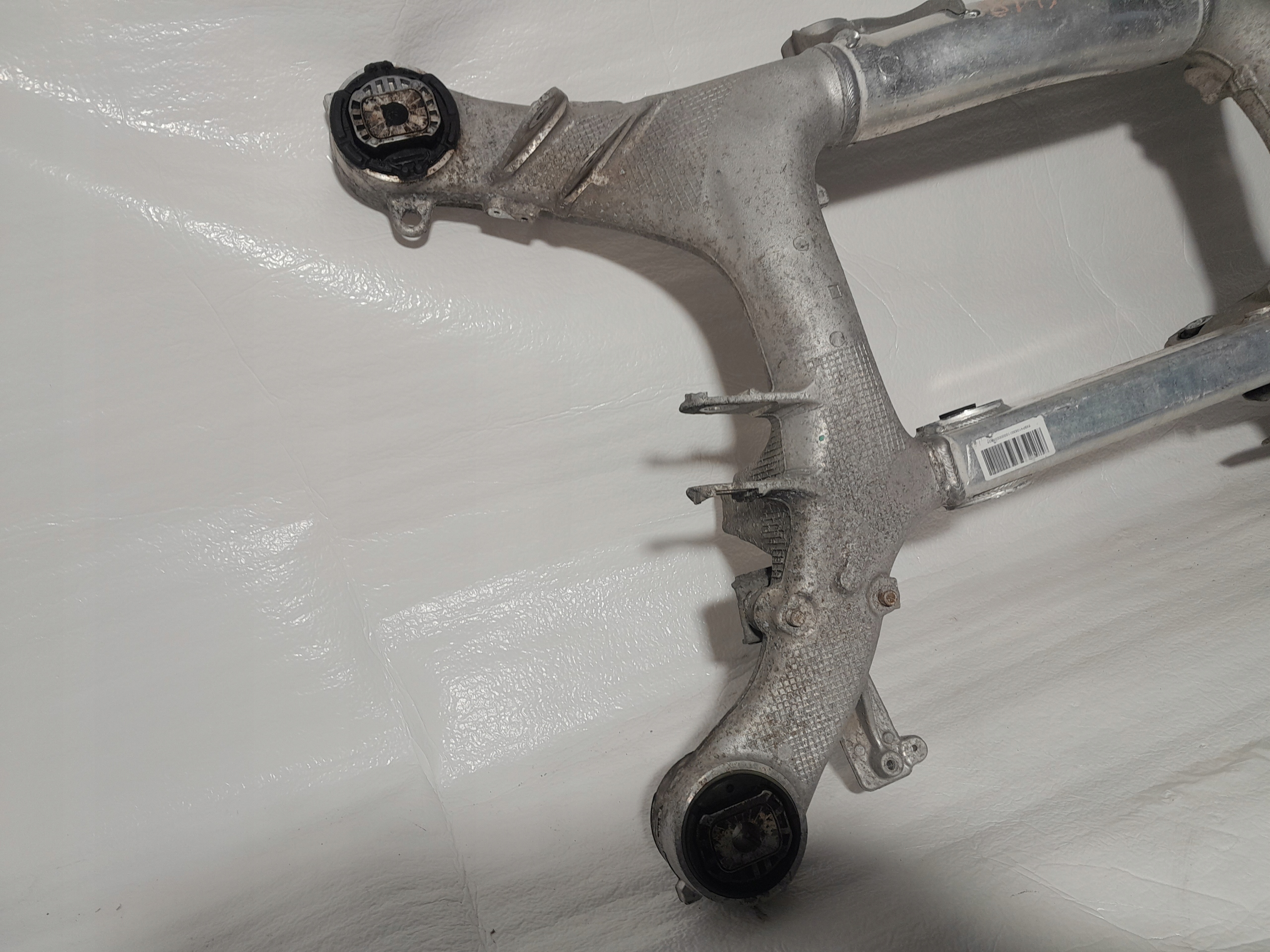 BMW 7 G11 G12 subframe axle beam axle beam rear part 6861096